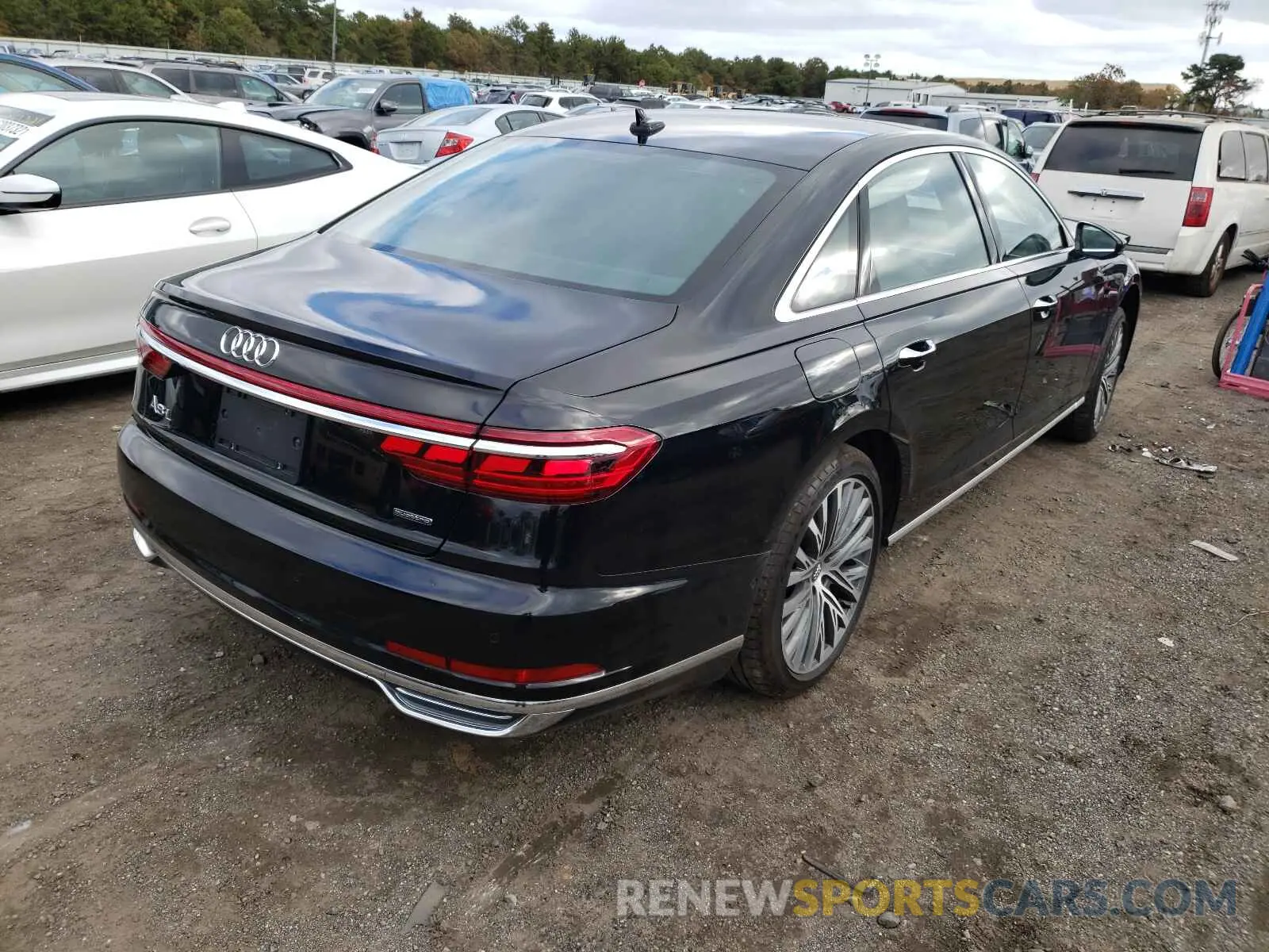 4 Фотография поврежденного автомобиля WAU8DAF88KN005640 AUDI A8 2019