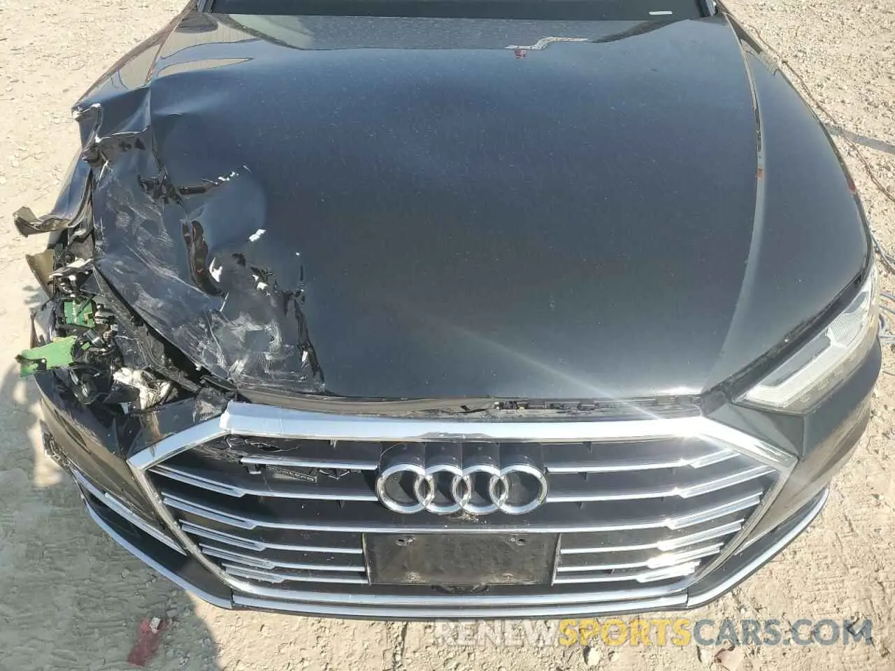 11 Фотография поврежденного автомобиля WAU8DAF88KN005671 AUDI A8 2019