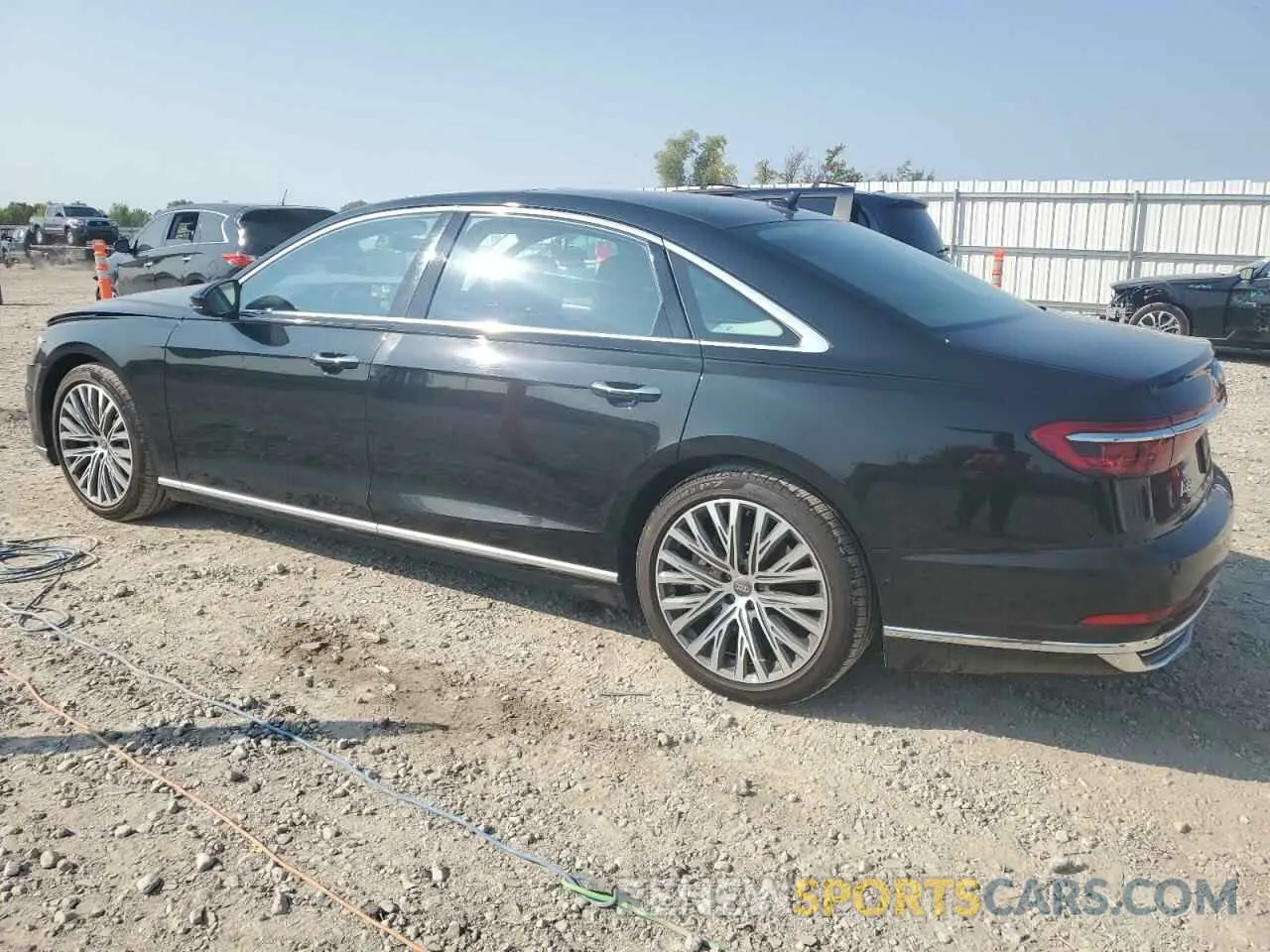 2 Фотография поврежденного автомобиля WAU8DAF88KN005671 AUDI A8 2019