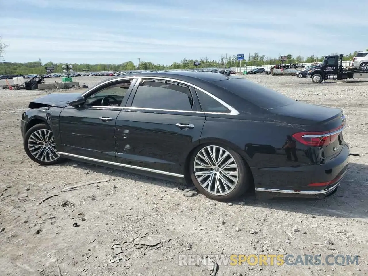 2 Фотография поврежденного автомобиля WAU8DAF88KN006268 AUDI A8 2019