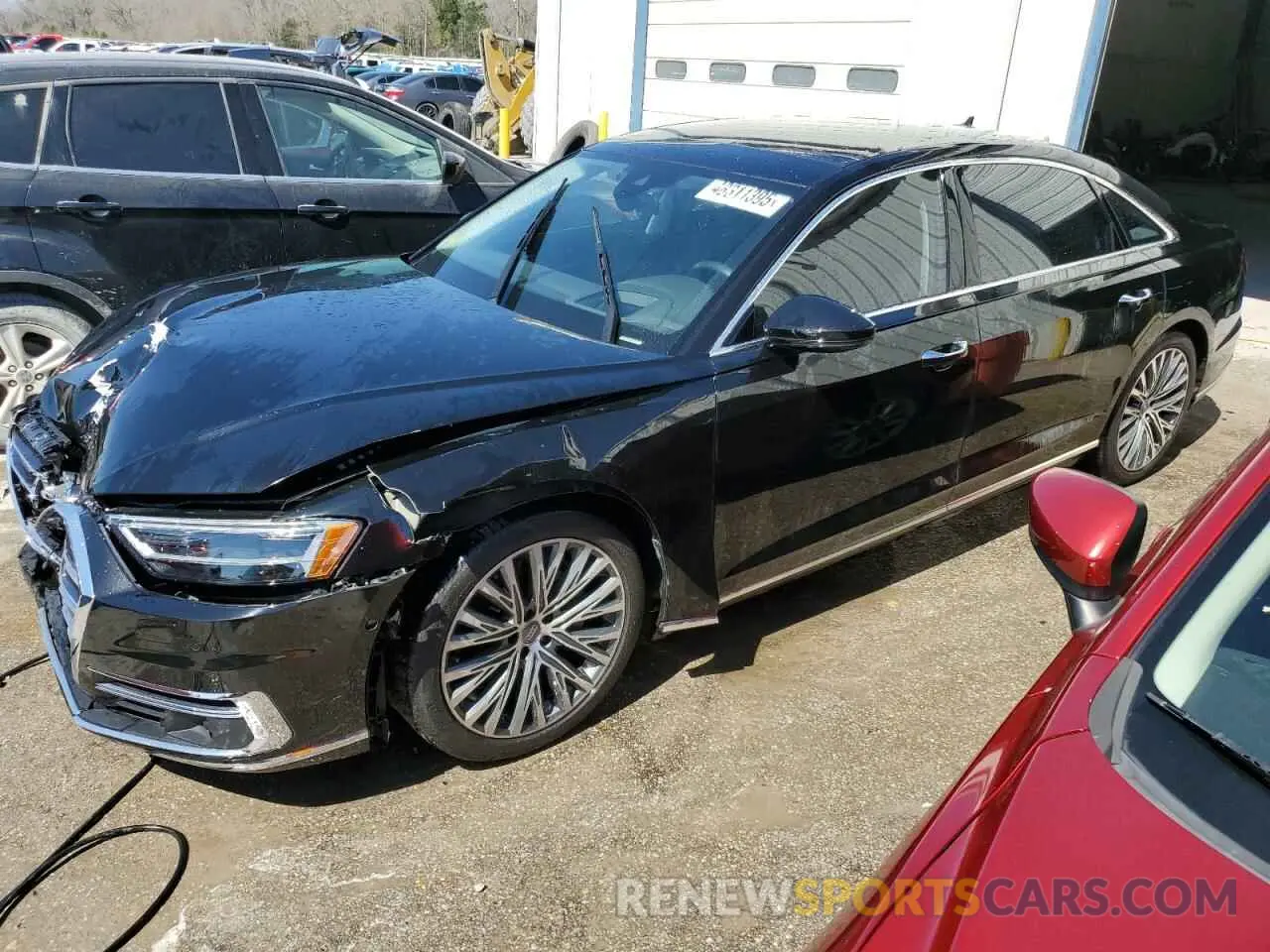 1 Фотография поврежденного автомобиля WAU8DAF88KN011860 AUDI A8 2019