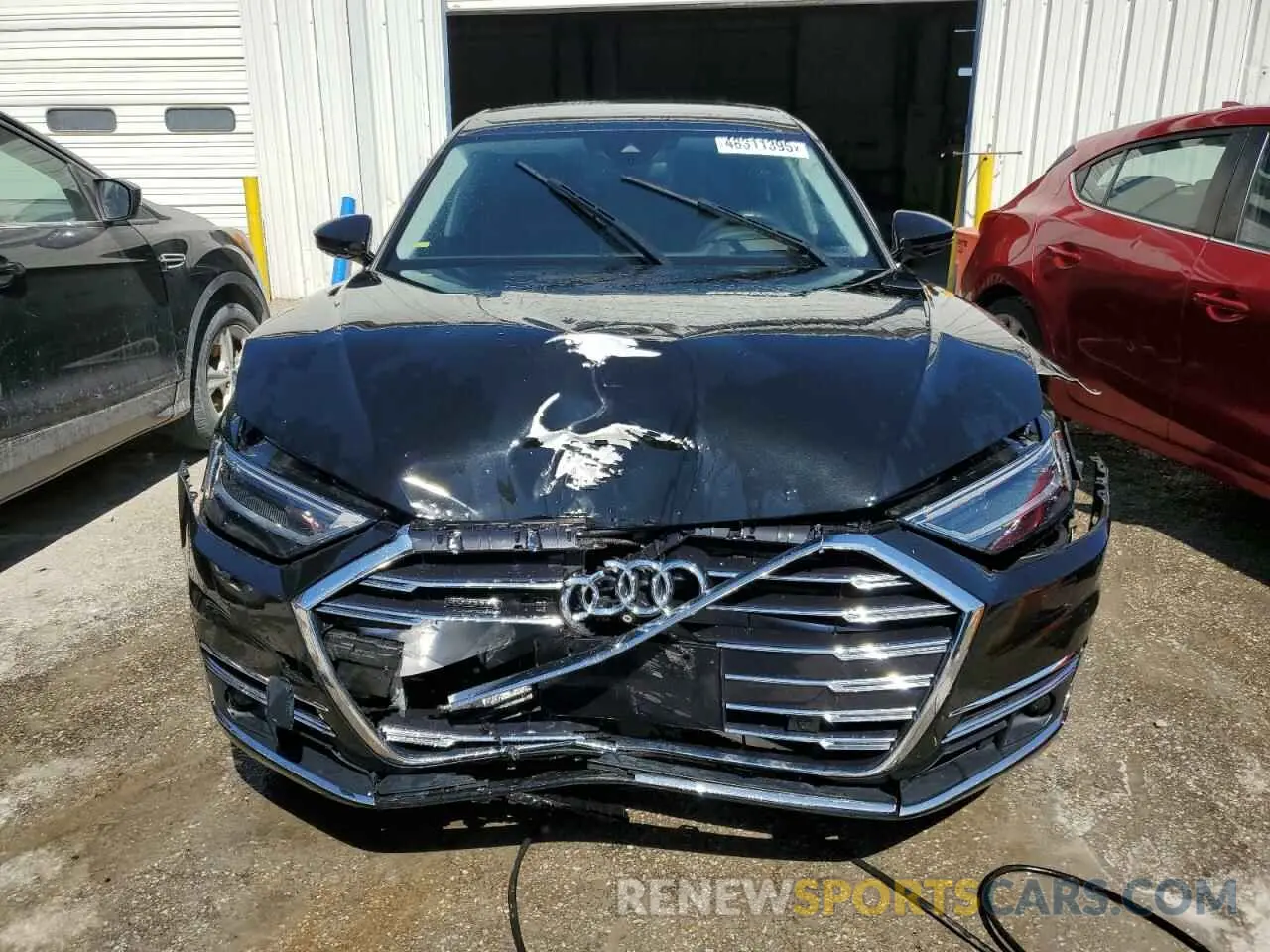5 Фотография поврежденного автомобиля WAU8DAF88KN011860 AUDI A8 2019