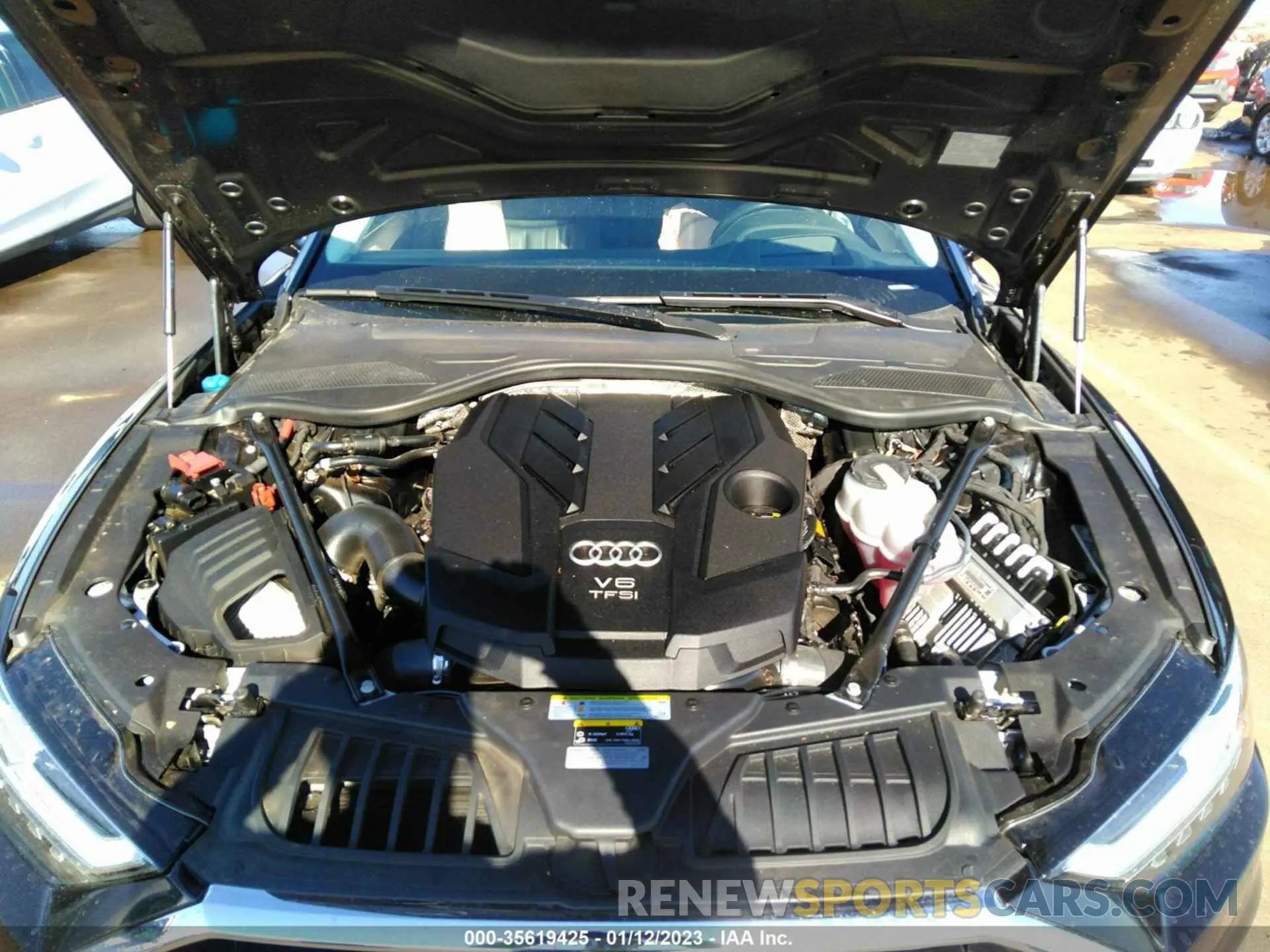 10 Фотография поврежденного автомобиля WAU8DAF8XKN003226 AUDI A8 2019