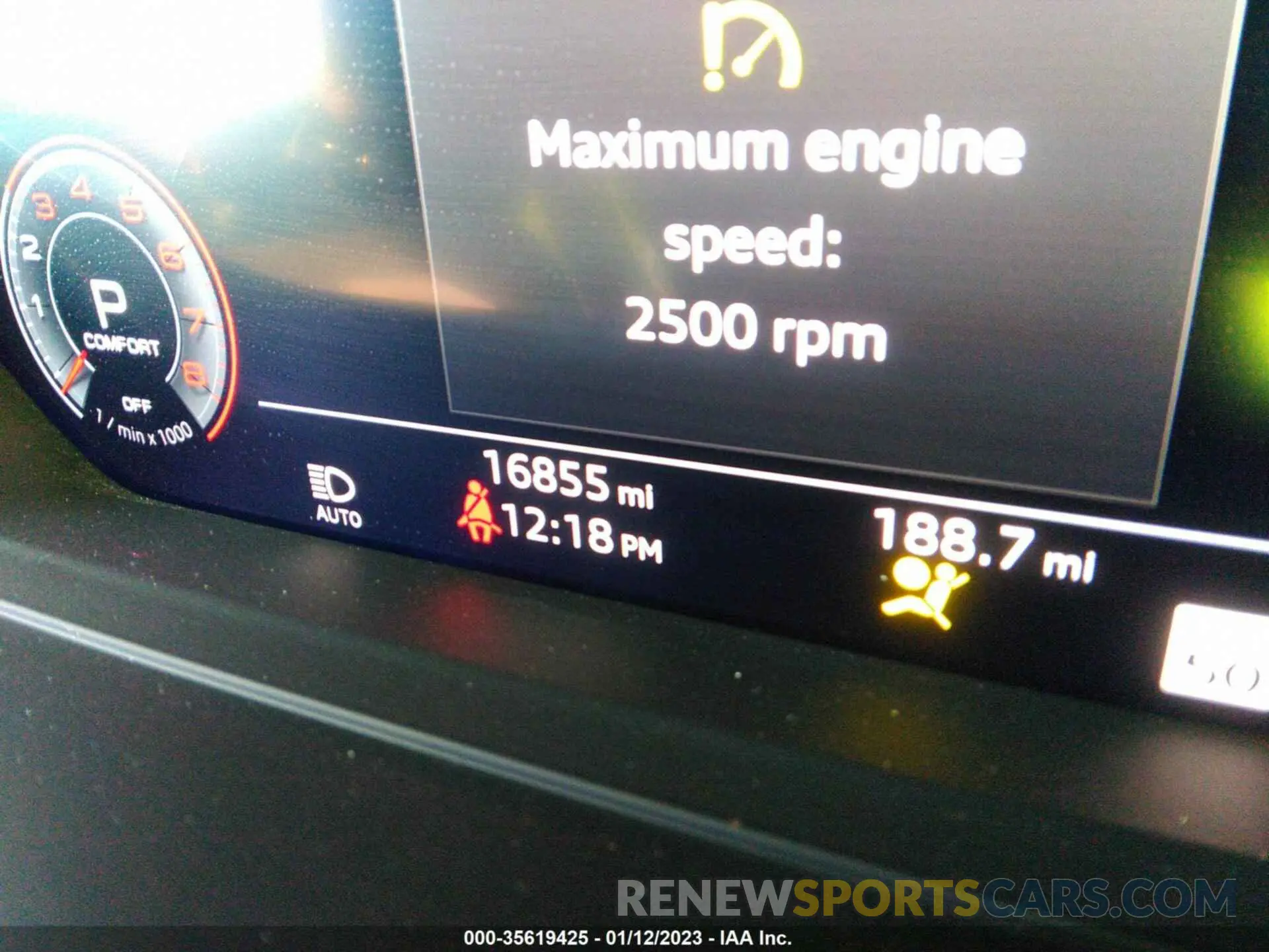 7 Фотография поврежденного автомобиля WAU8DAF8XKN003226 AUDI A8 2019