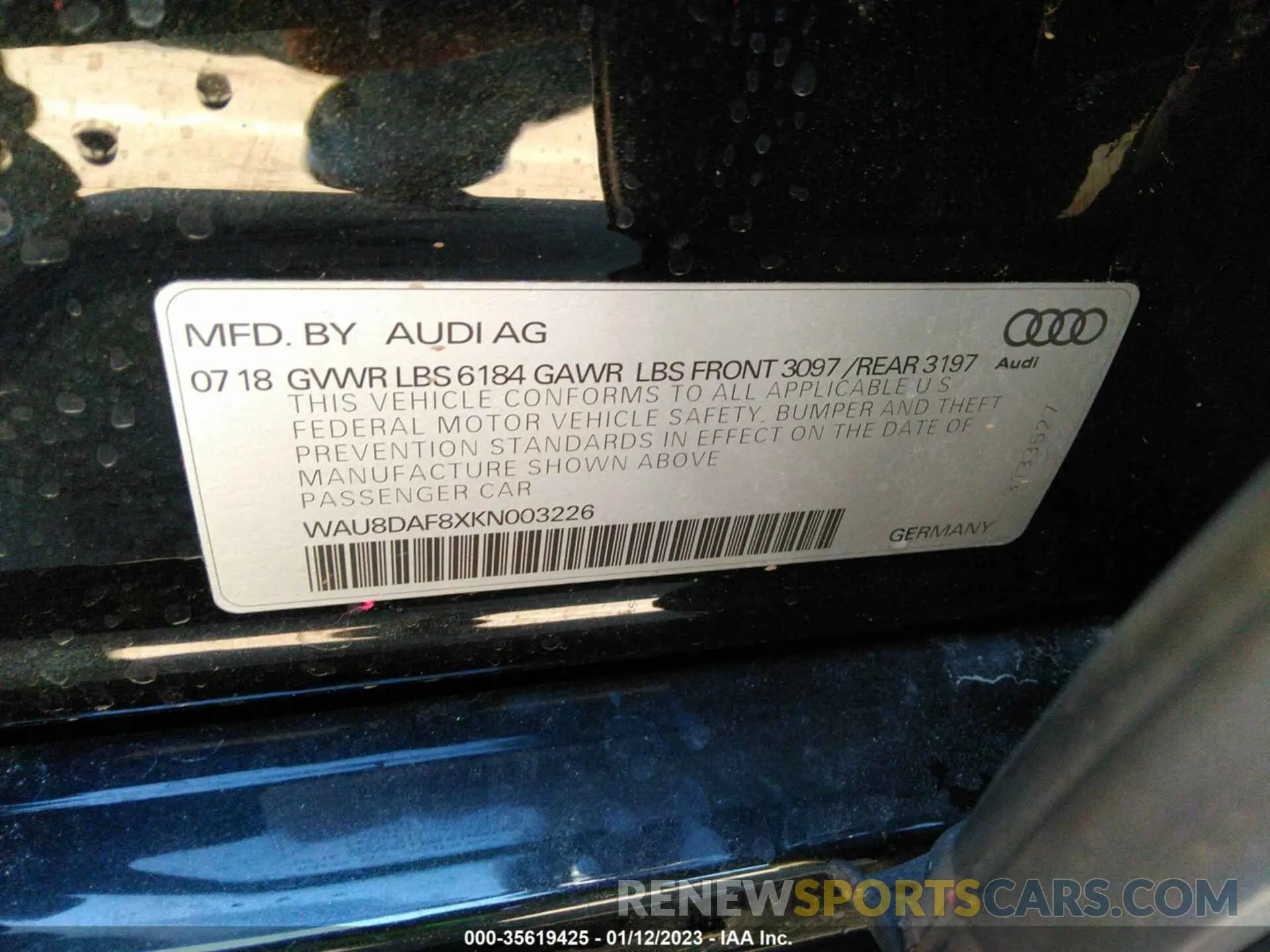 9 Фотография поврежденного автомобиля WAU8DAF8XKN003226 AUDI A8 2019