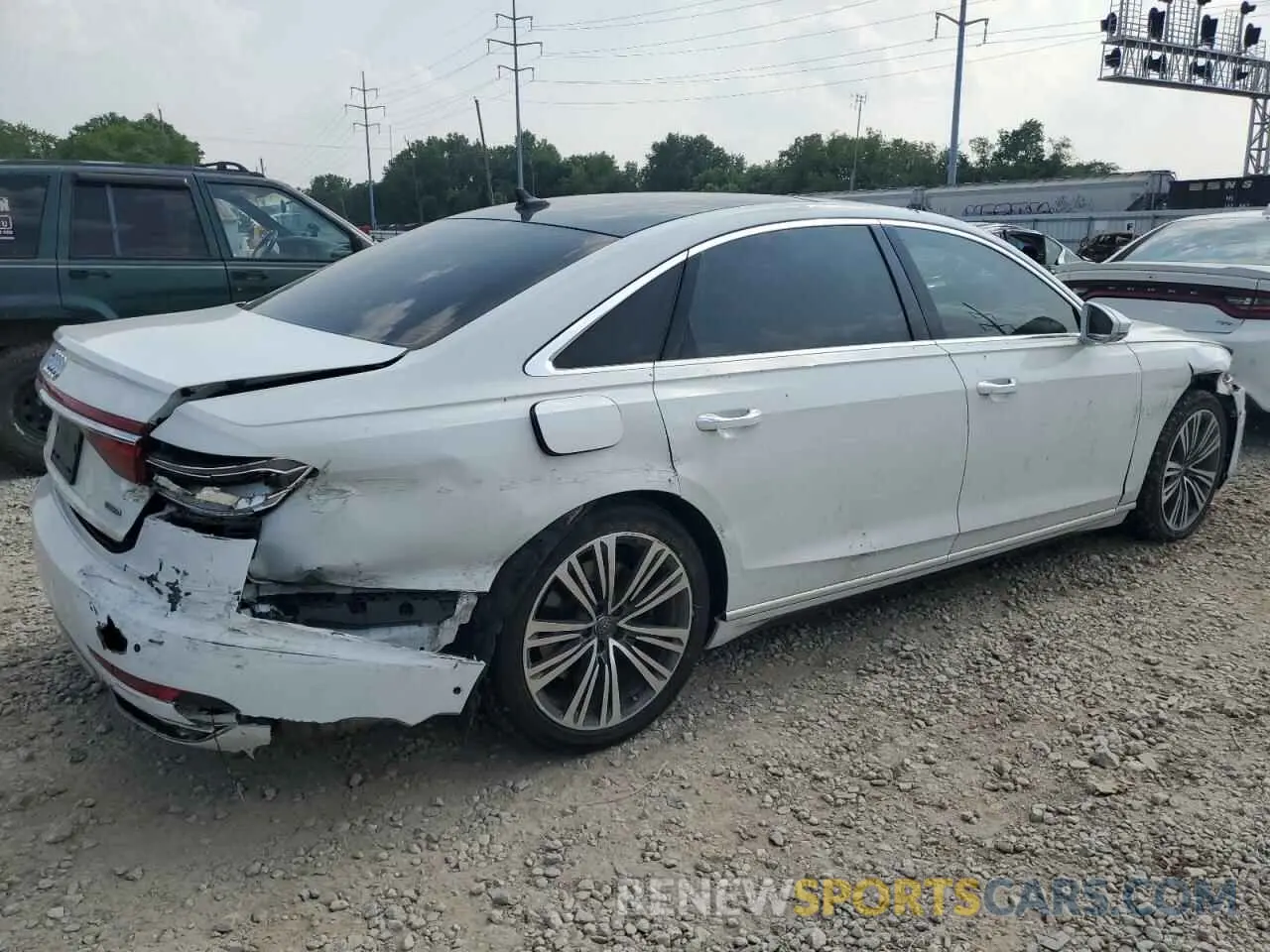 3 Фотография поврежденного автомобиля WAU8EAF81KN024821 AUDI A8 2019