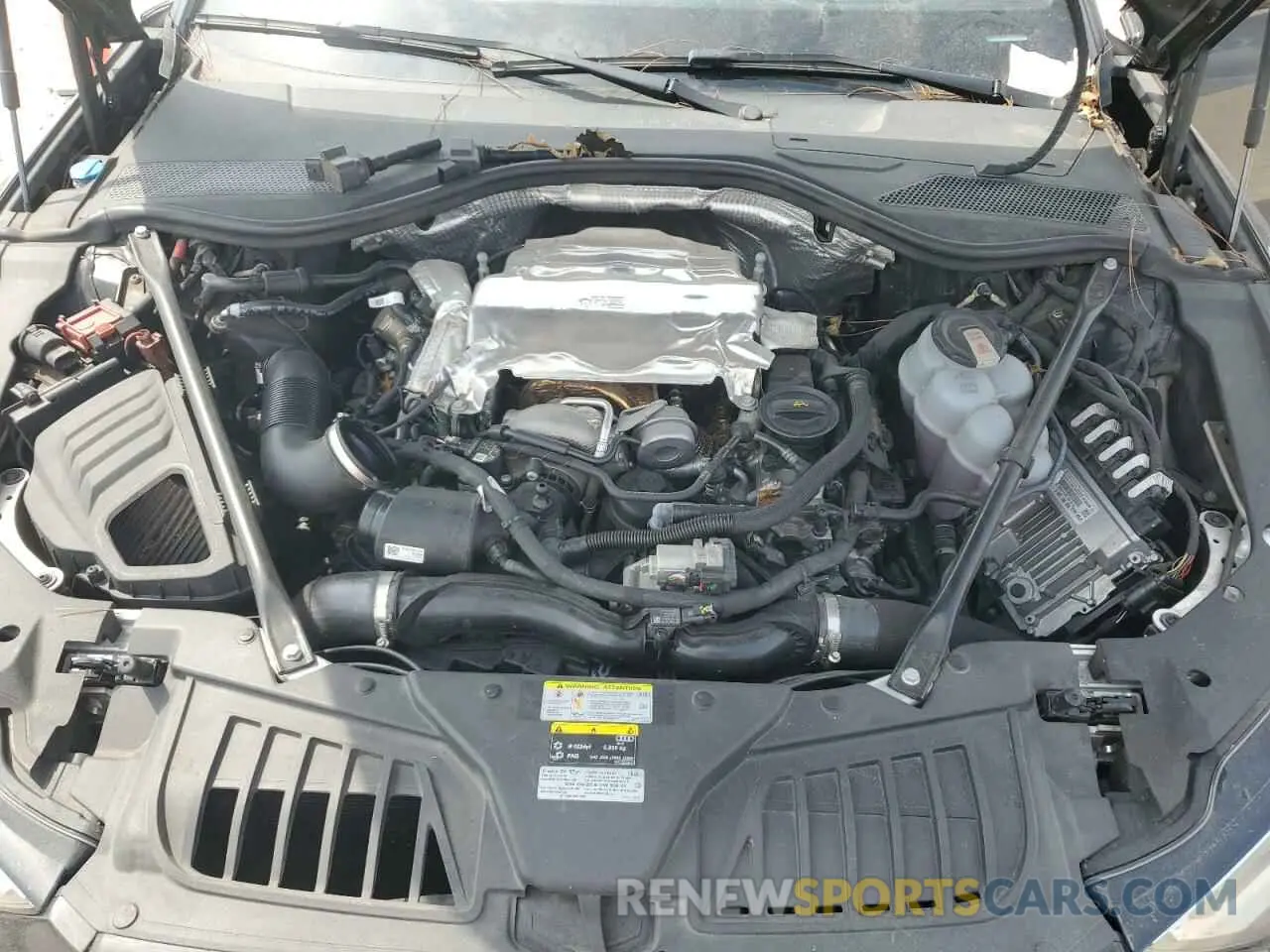 11 Photograph of a damaged car WAU8DAF86MN007714 AUDI A8 2021