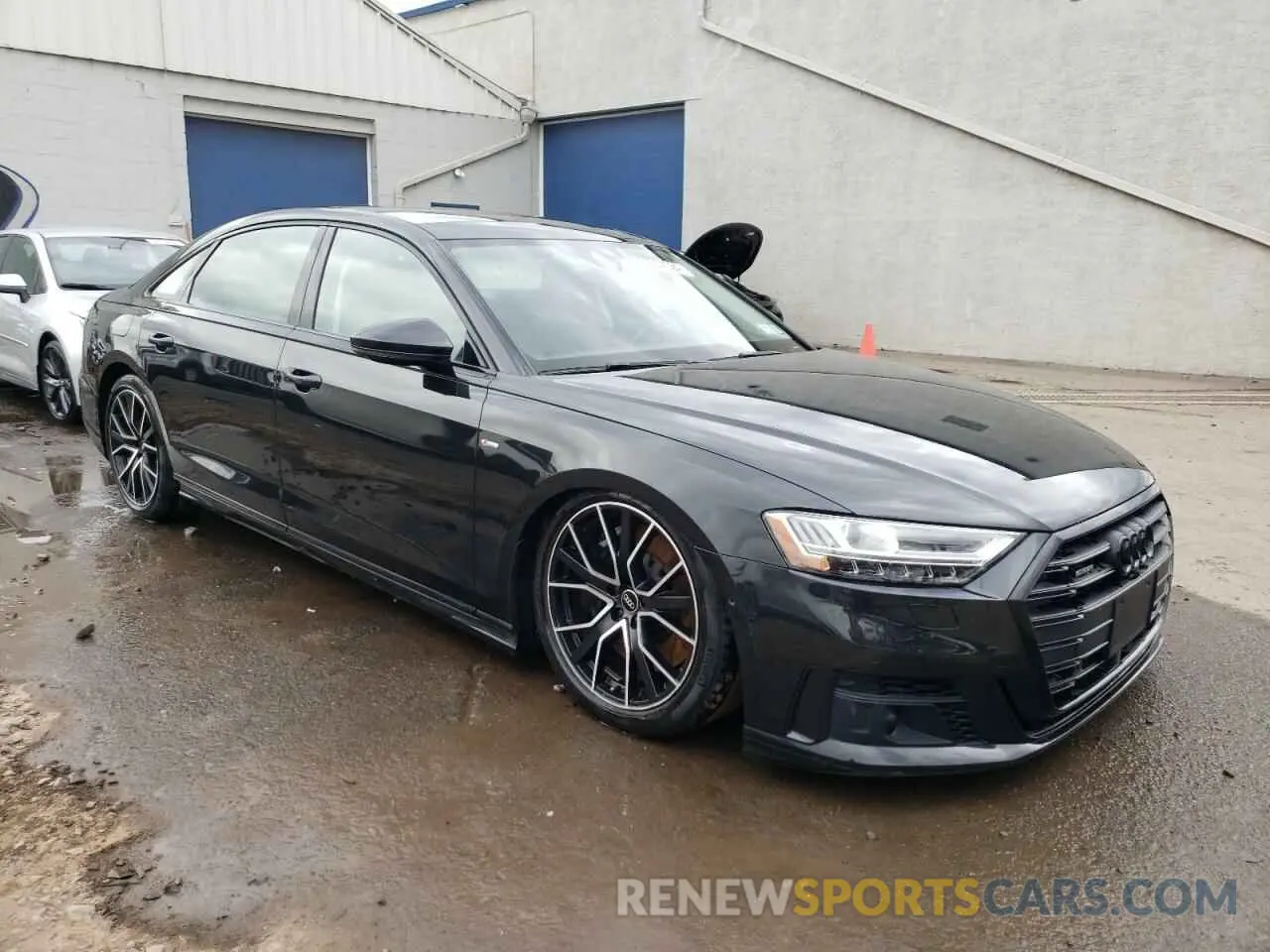 4 Фотография поврежденного автомобиля WAU8EAF82MN033093 AUDI A8 2021