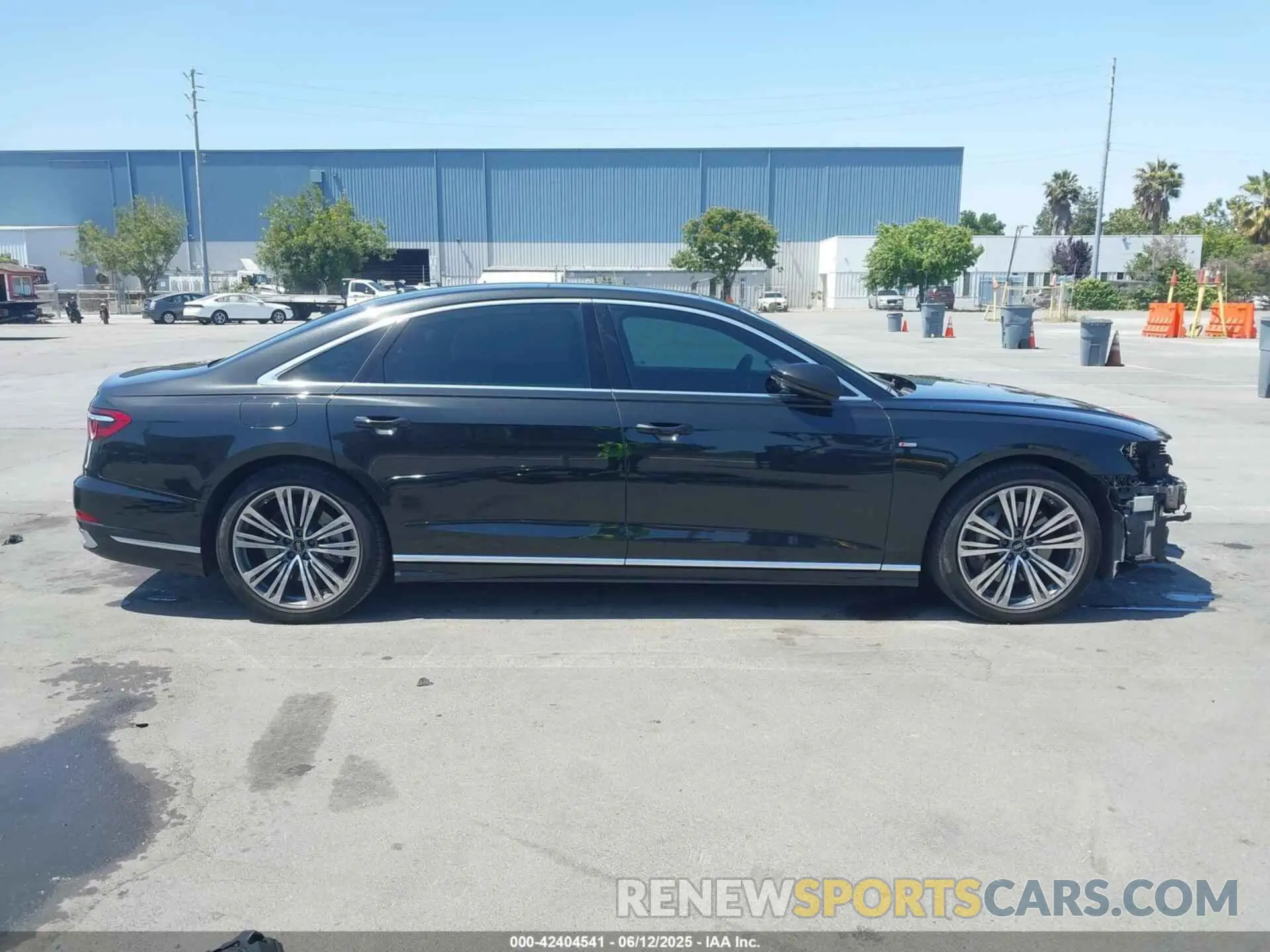 14 Фотография поврежденного автомобиля WAULDAF83NN010176 AUDI A8 2022