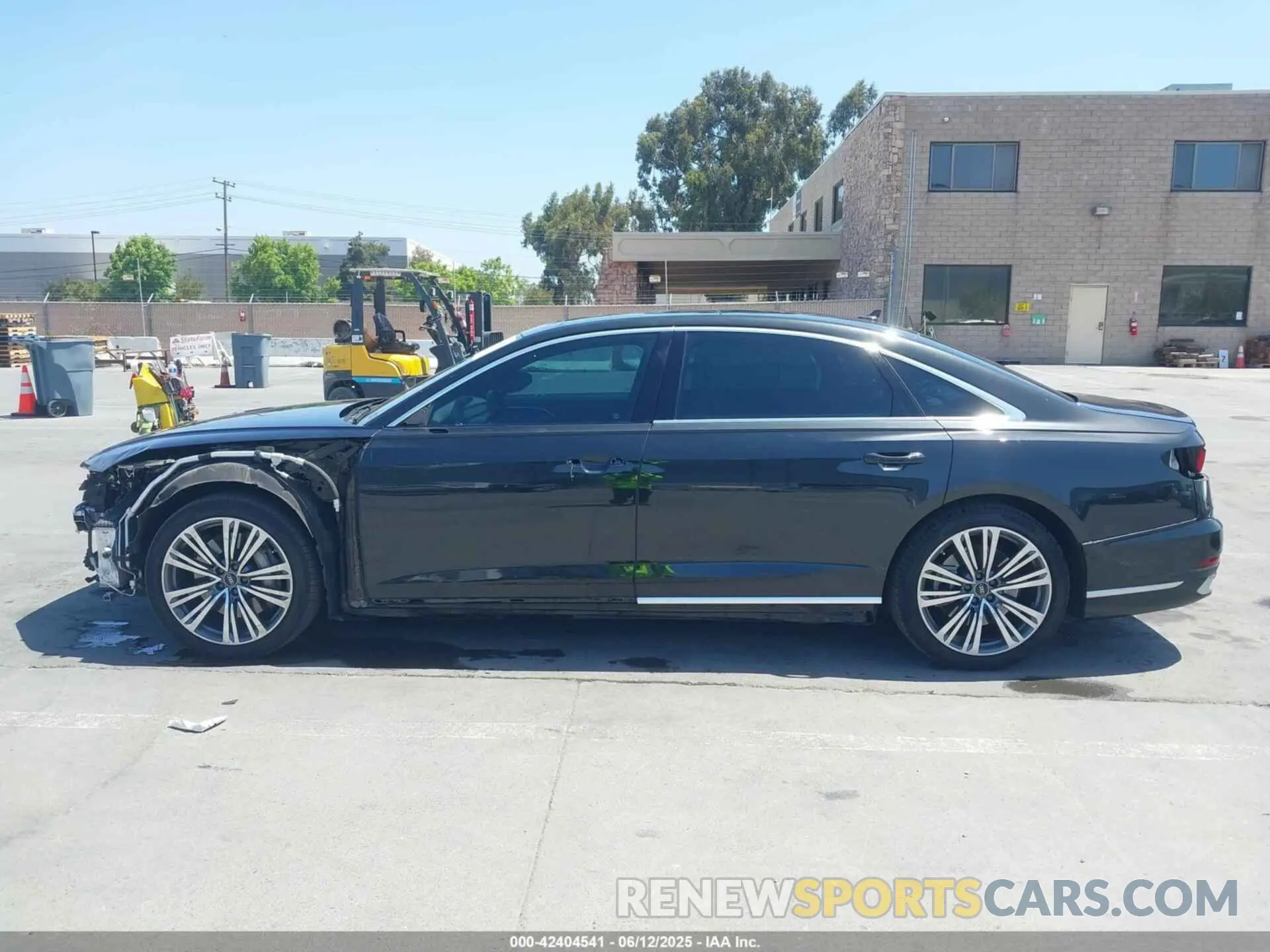 15 Фотография поврежденного автомобиля WAULDAF83NN010176 AUDI A8 2022
