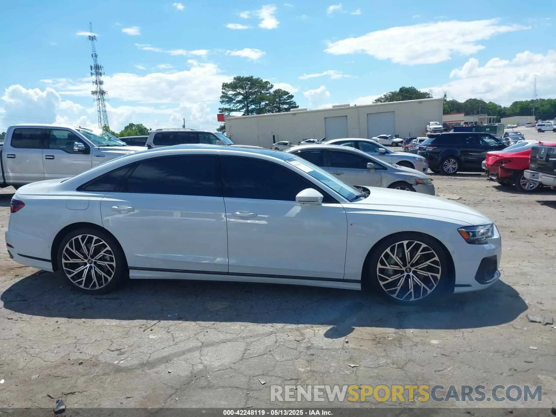 13 Фотография поврежденного автомобиля WAULDAF84RN001296 AUDI A8 2024