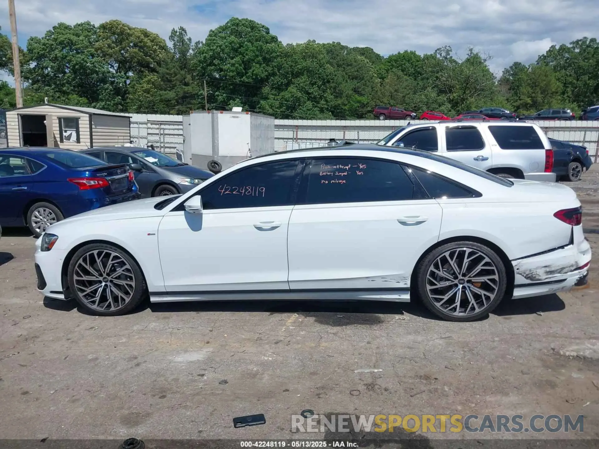 14 Фотография поврежденного автомобиля WAULDAF84RN001296 AUDI A8 2024