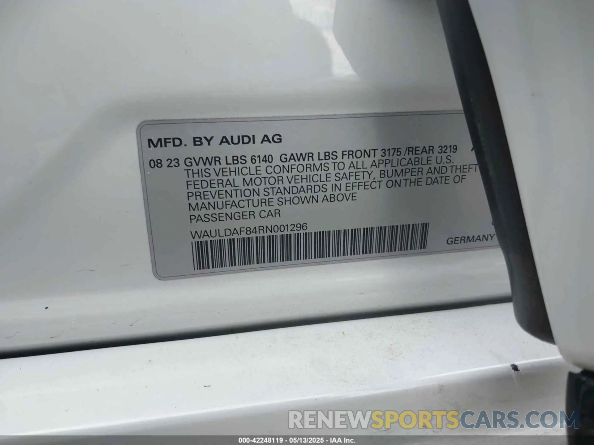 9 Фотография поврежденного автомобиля WAULDAF84RN001296 AUDI A8 2024