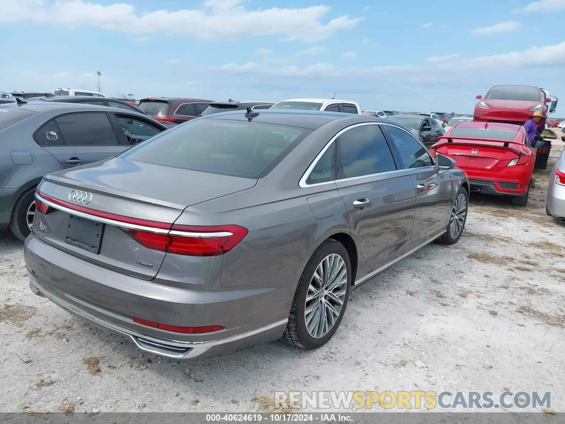 4 Фотография поврежденного автомобиля WAU8DAF81KN017175 AUDI A8 L 2019