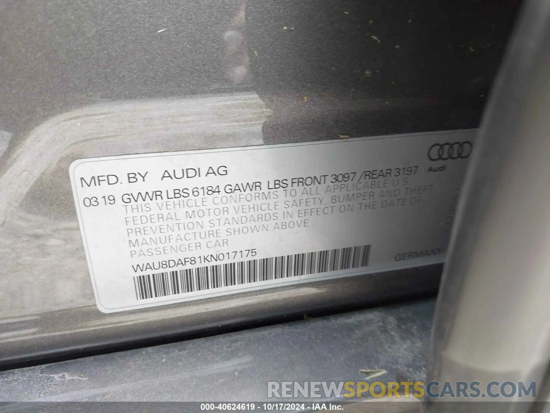9 Фотография поврежденного автомобиля WAU8DAF81KN017175 AUDI A8 L 2019