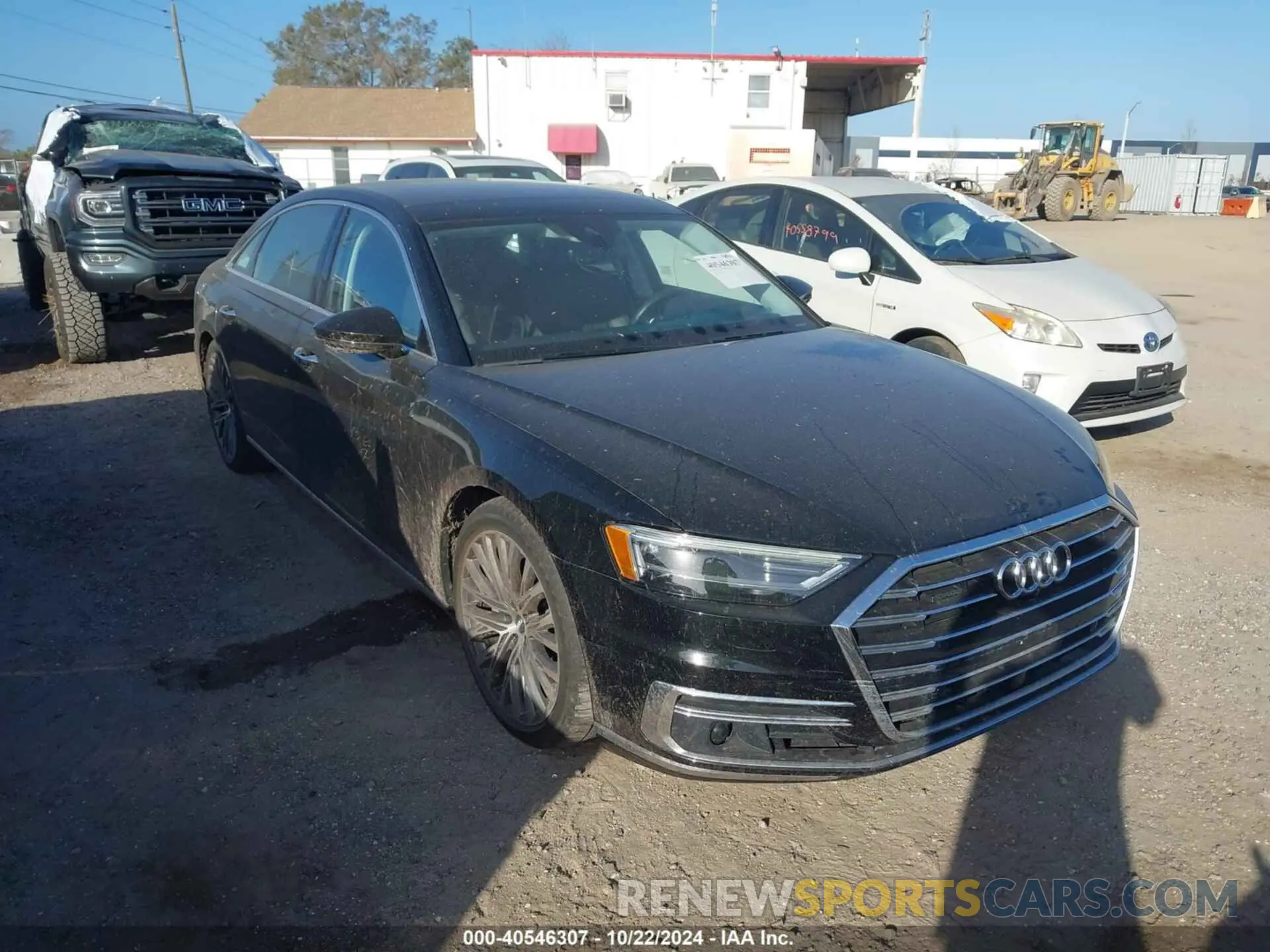 1 Фотография поврежденного автомобиля WAU8DAF81KN018259 AUDI A8 L 2019