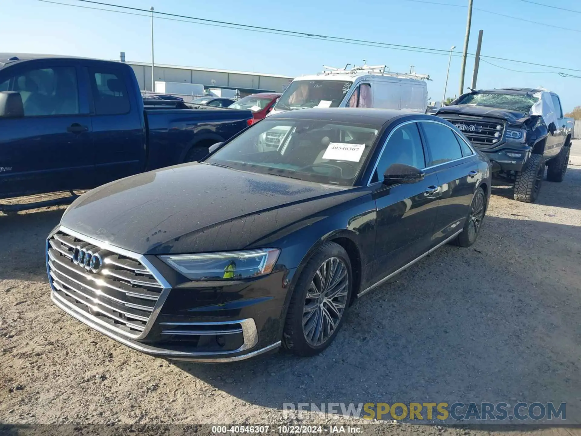 2 Фотография поврежденного автомобиля WAU8DAF81KN018259 AUDI A8 L 2019