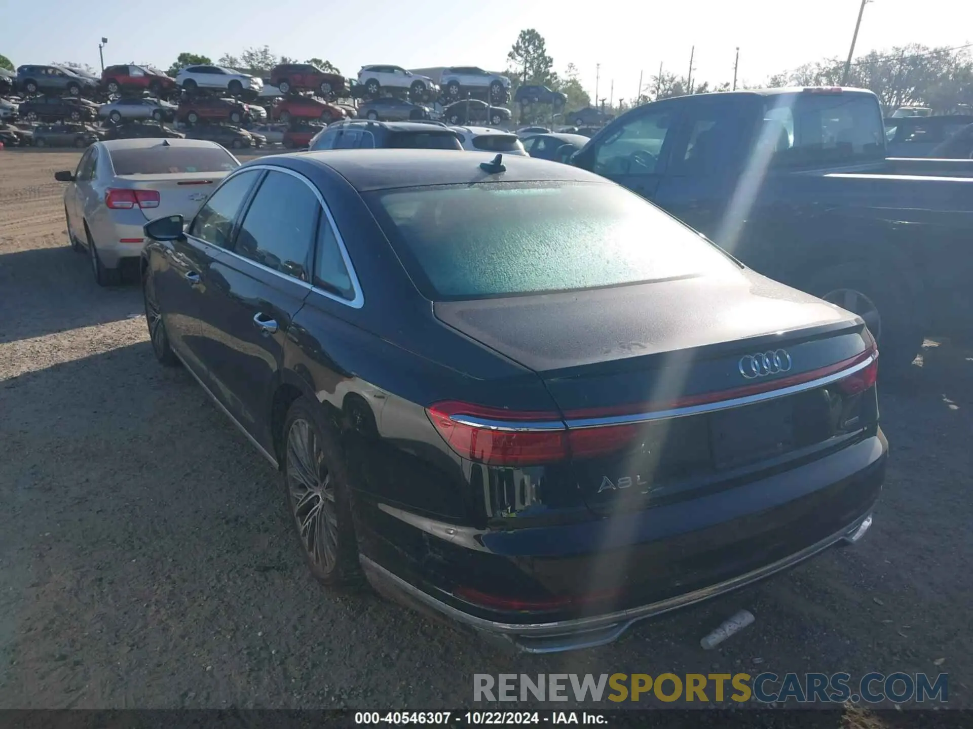 3 Фотография поврежденного автомобиля WAU8DAF81KN018259 AUDI A8 L 2019