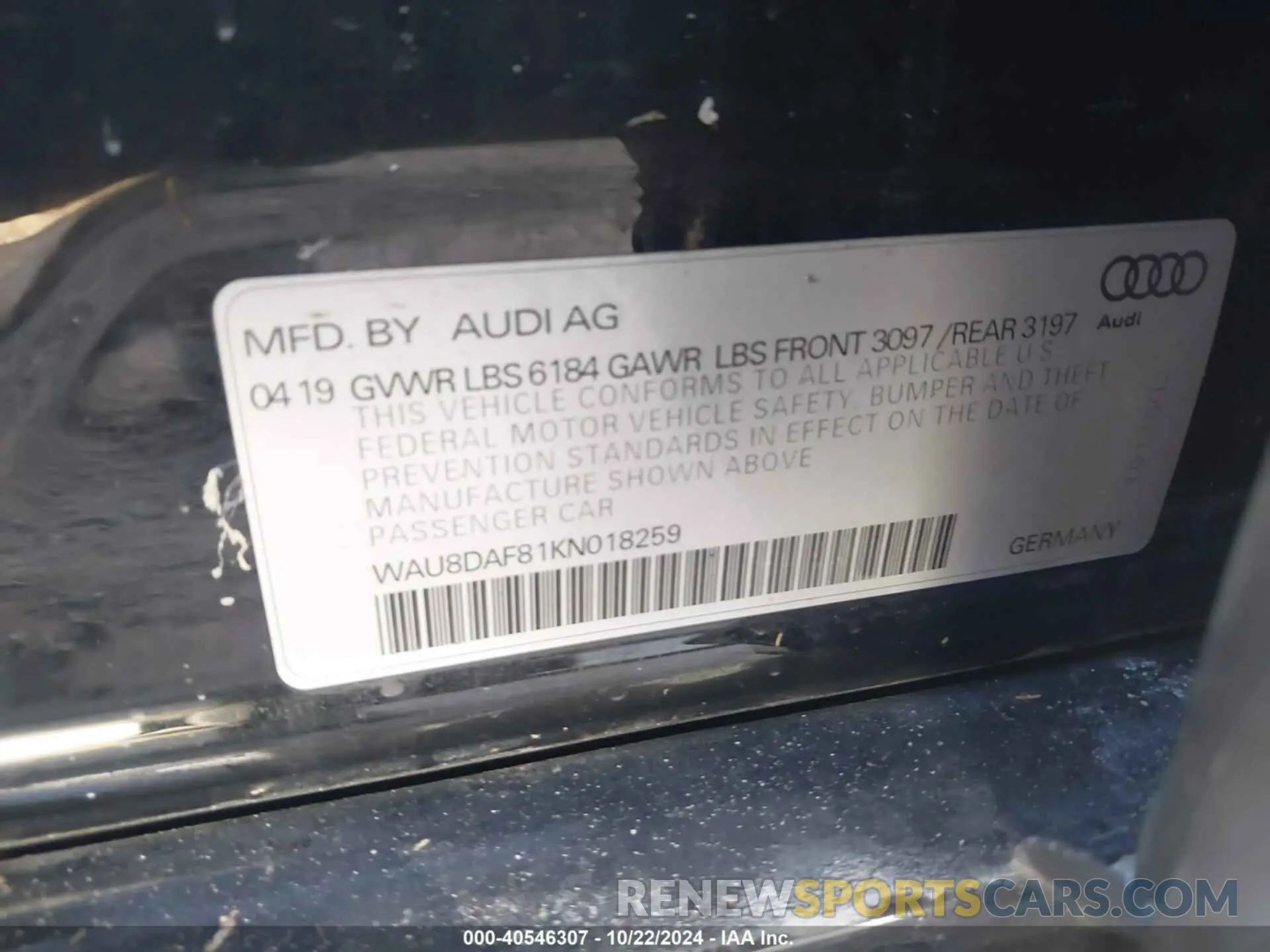 9 Фотография поврежденного автомобиля WAU8DAF81KN018259 AUDI A8 L 2019