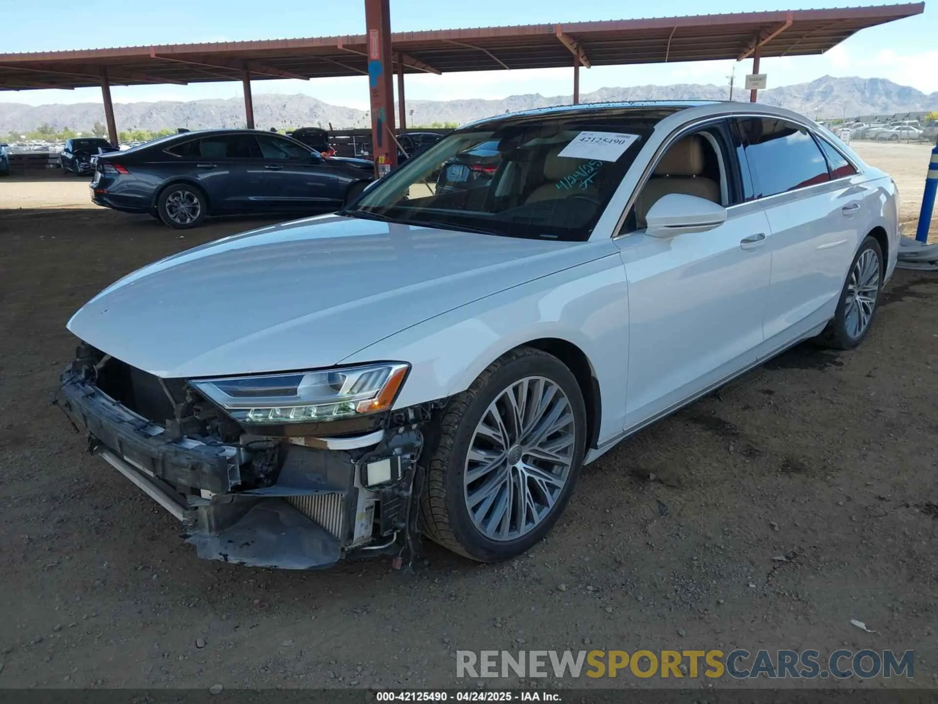 2 Фотография поврежденного автомобиля WAU8DAF83KN006128 AUDI A8 L 2019