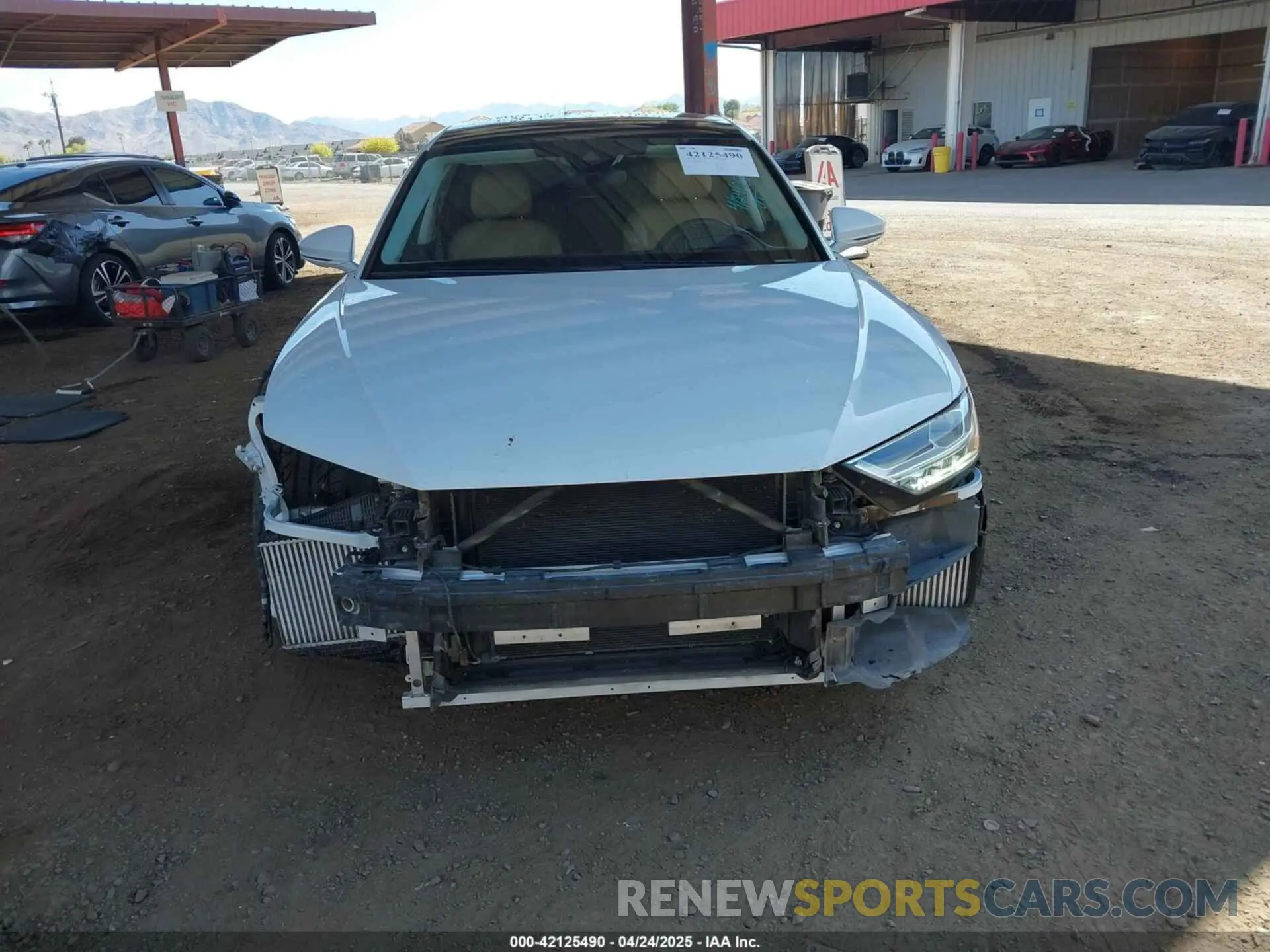 6 Фотография поврежденного автомобиля WAU8DAF83KN006128 AUDI A8 L 2019