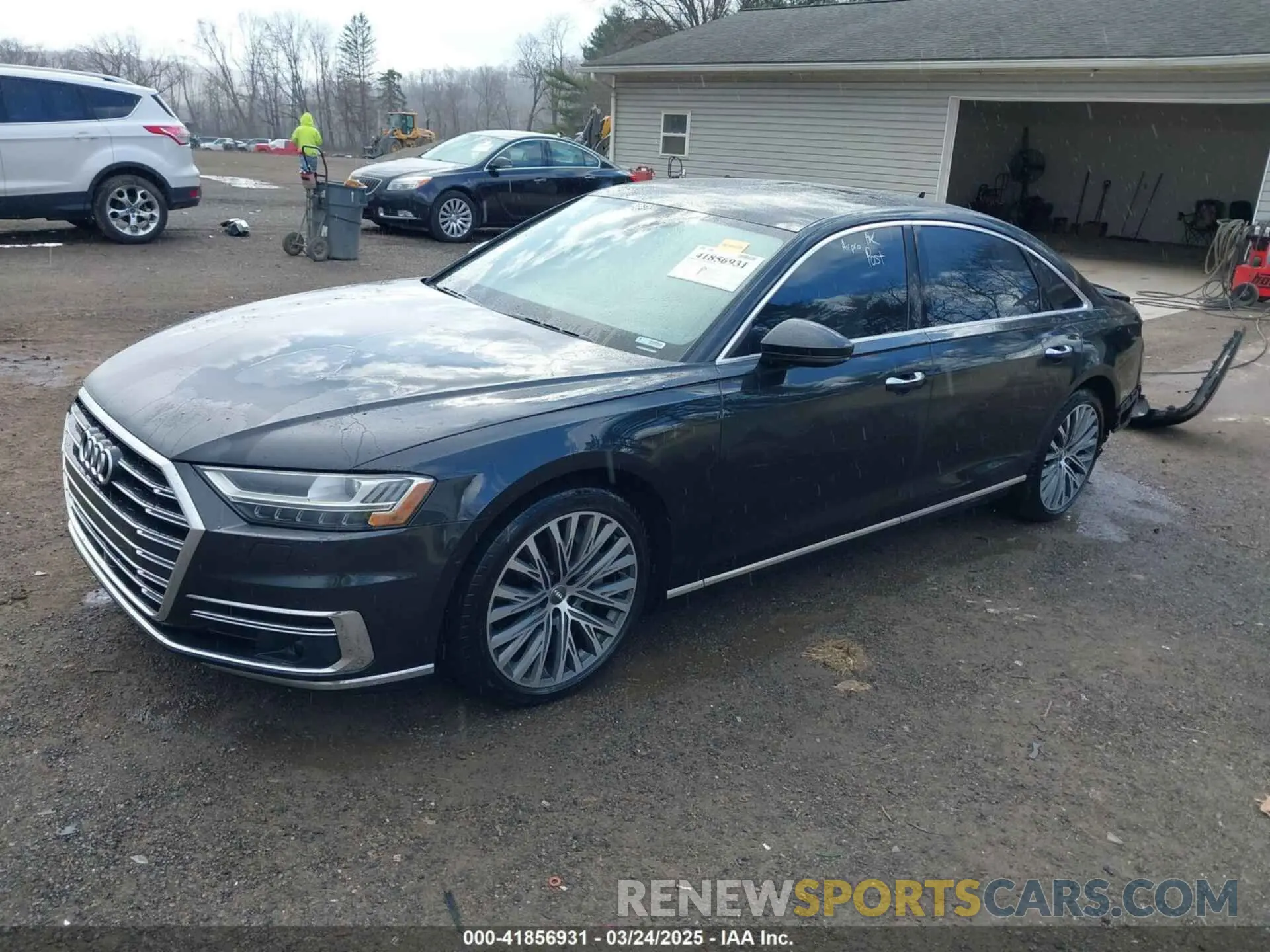 2 Фотография поврежденного автомобиля WAU8DAF84KN019115 AUDI A8 L 2019