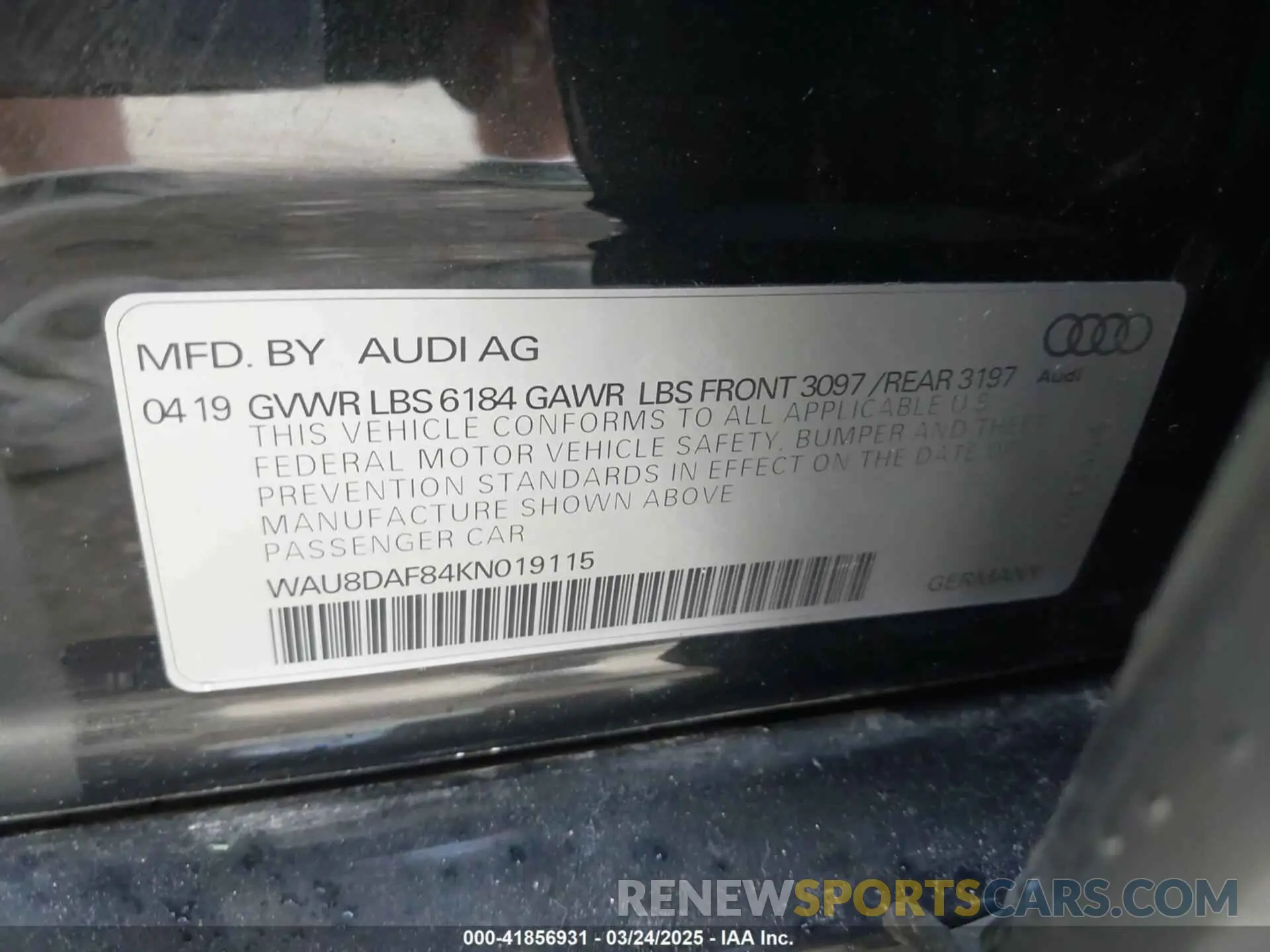 9 Фотография поврежденного автомобиля WAU8DAF84KN019115 AUDI A8 L 2019