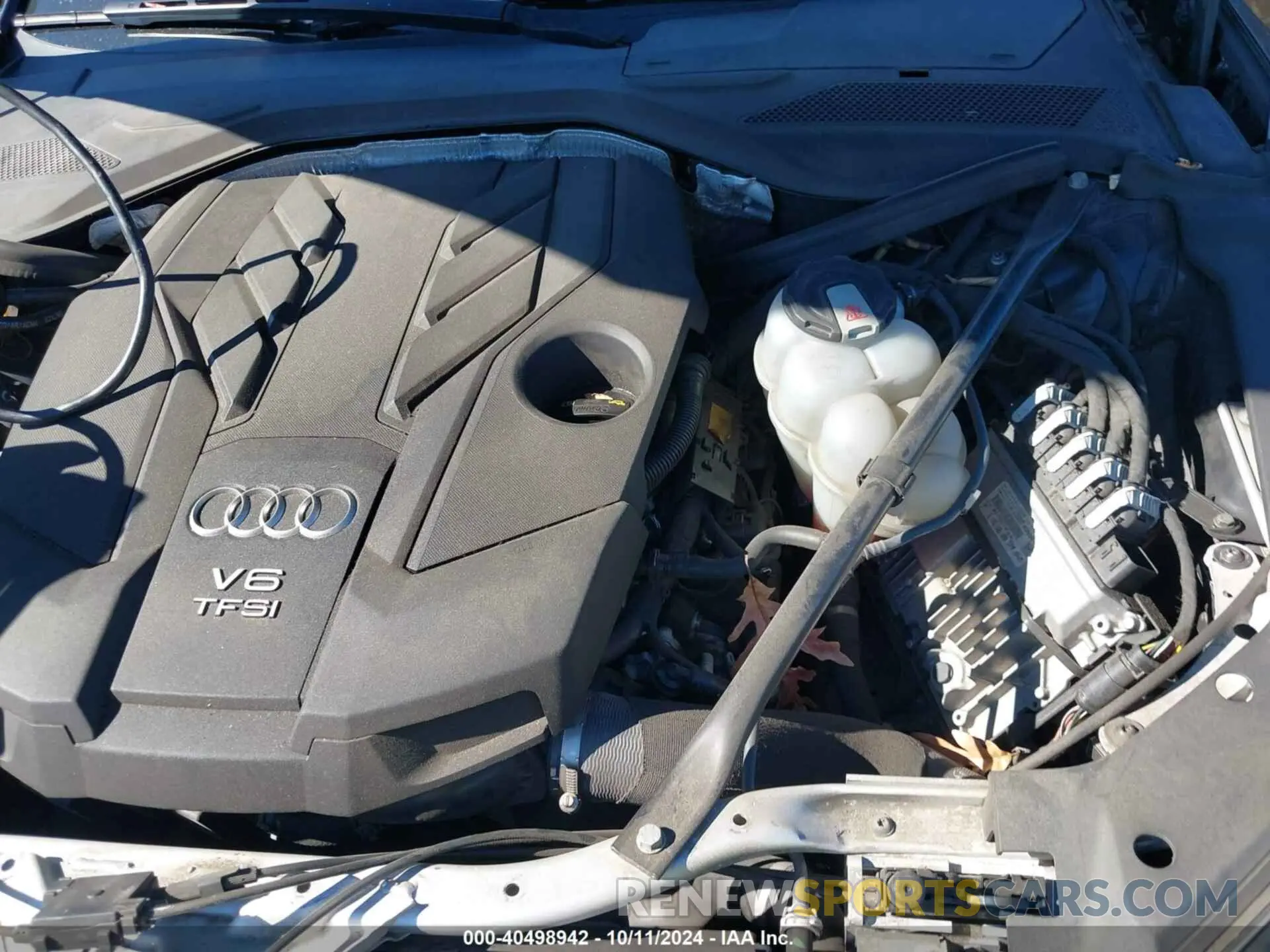 10 Photograph of a damaged car WAU8DAF89KN002701 AUDI A8 L 2019
