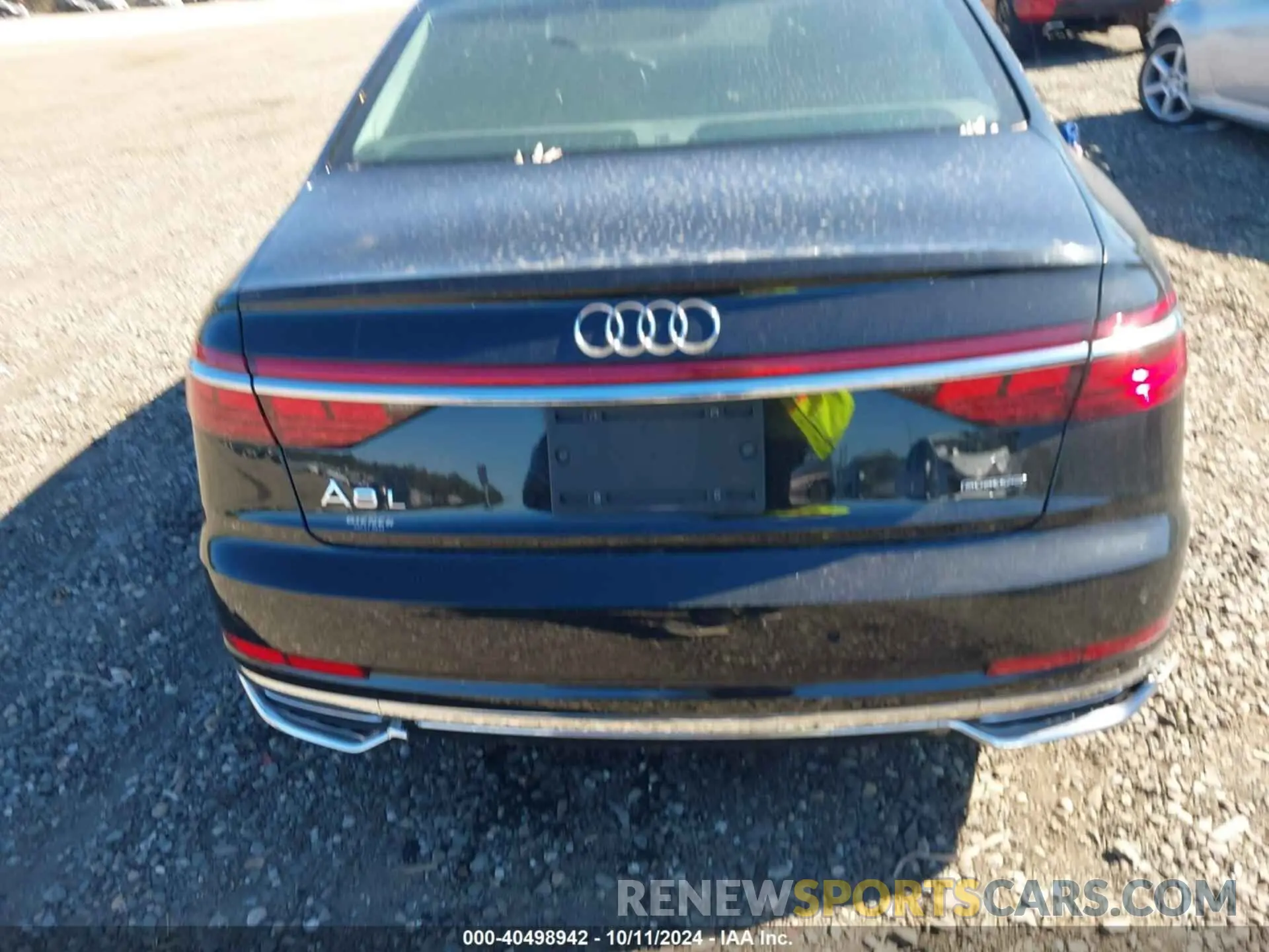 15 Photograph of a damaged car WAU8DAF89KN002701 AUDI A8 L 2019