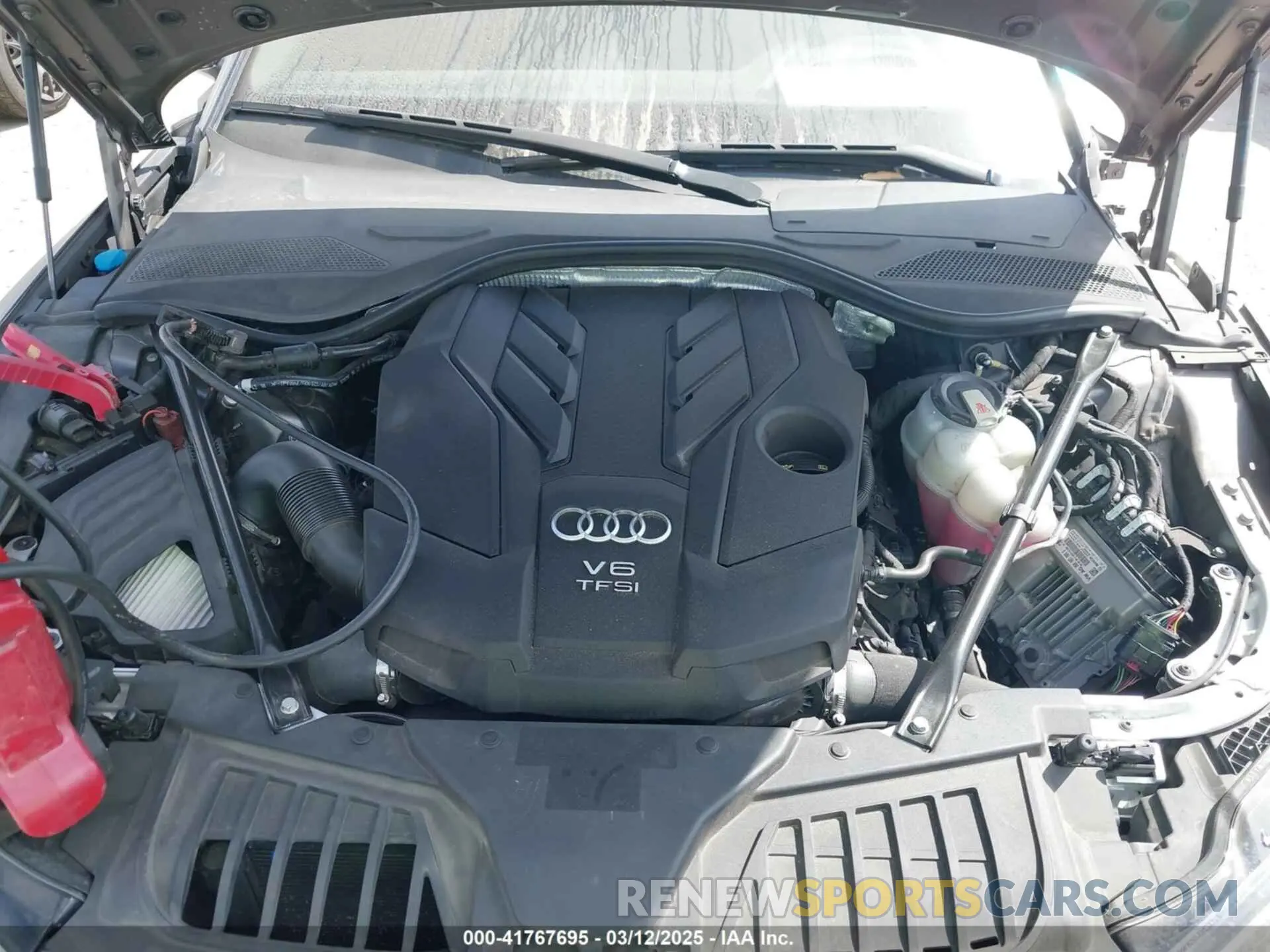 10 Photograph of a damaged car WAU8DAF89KN010314 AUDI A8 L 2019