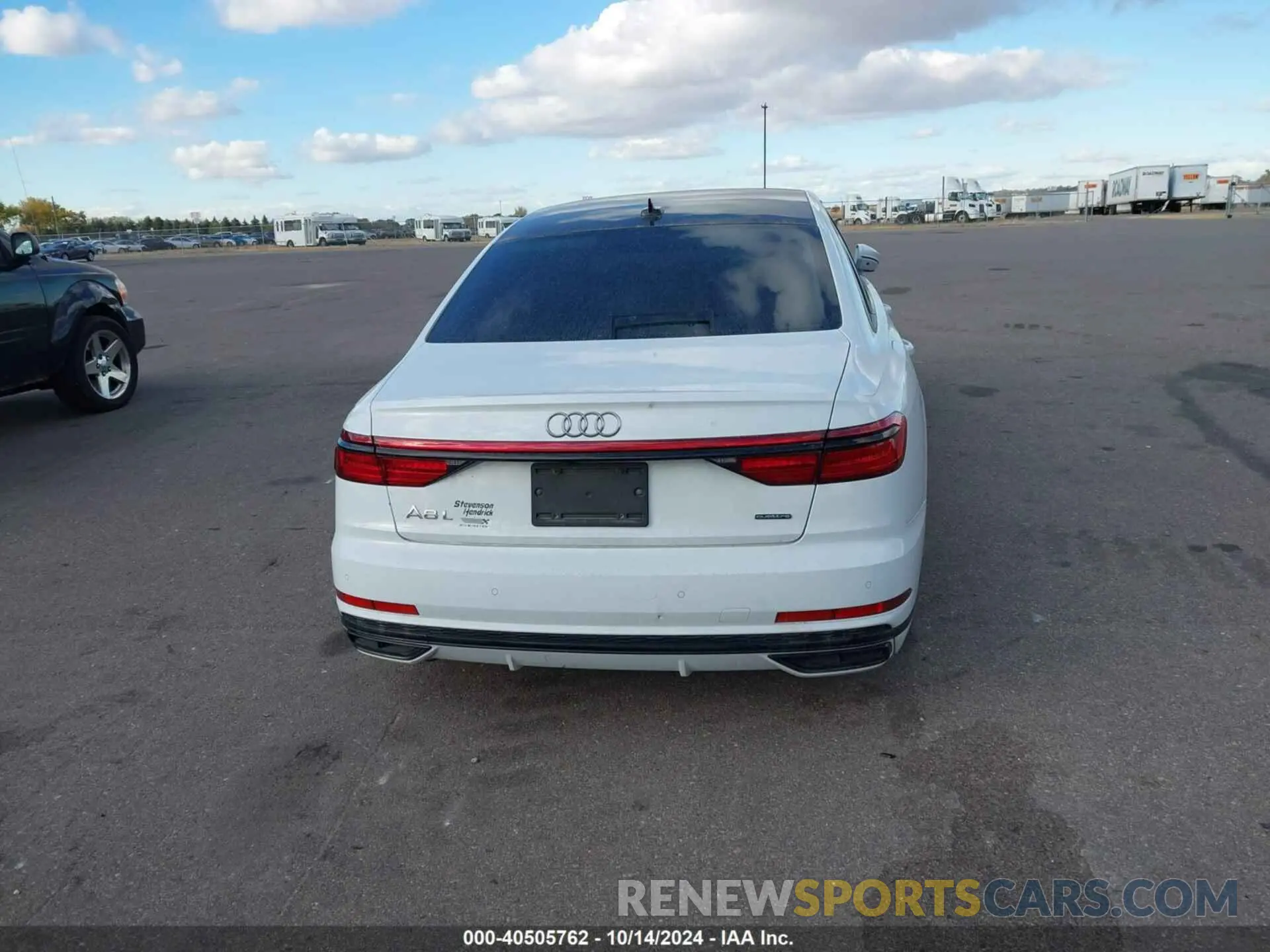 17 Фотография поврежденного автомобиля WAU8EAF89LN005323 AUDI A8 L 2020