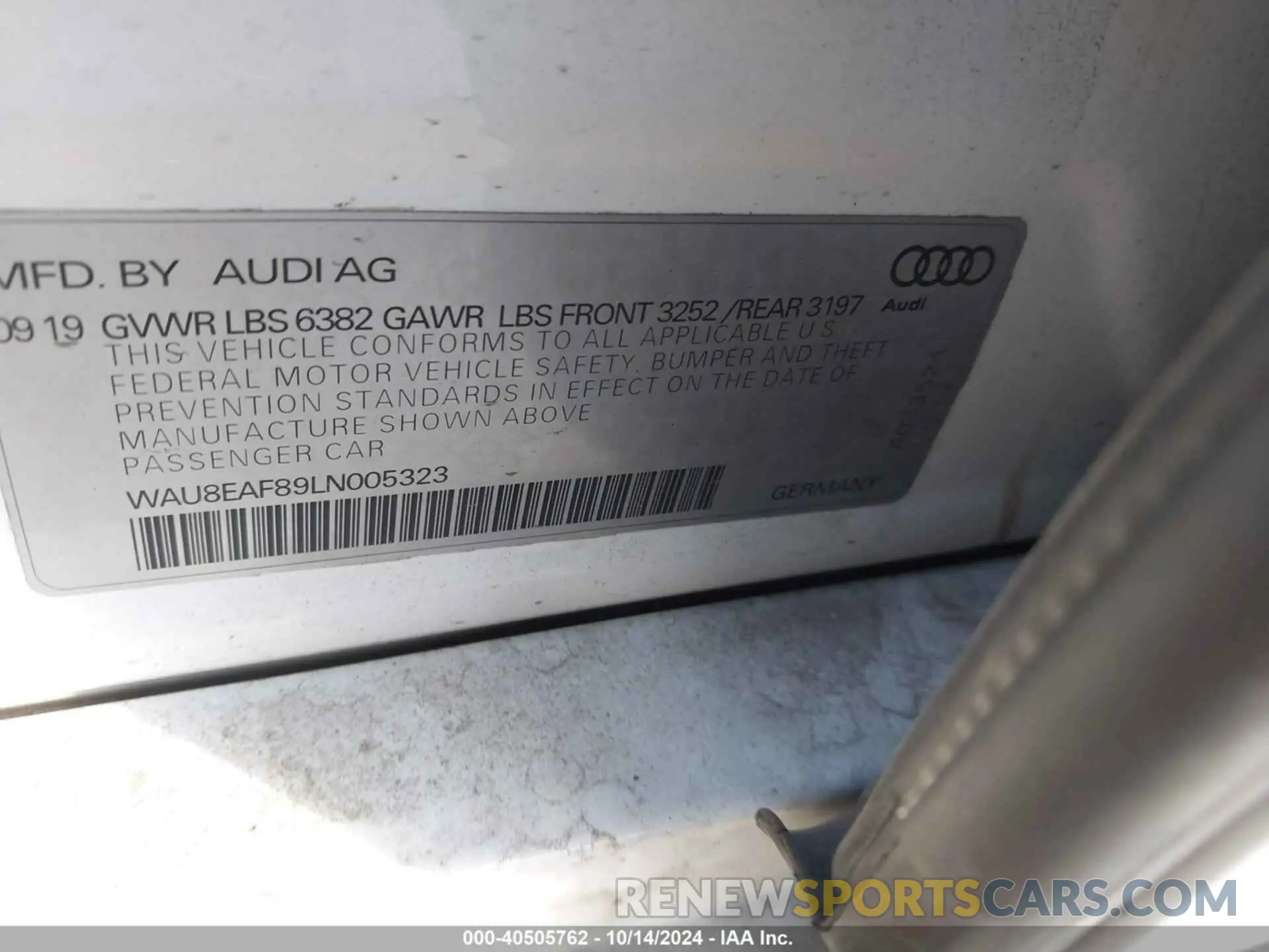 9 Фотография поврежденного автомобиля WAU8EAF89LN005323 AUDI A8 L 2020