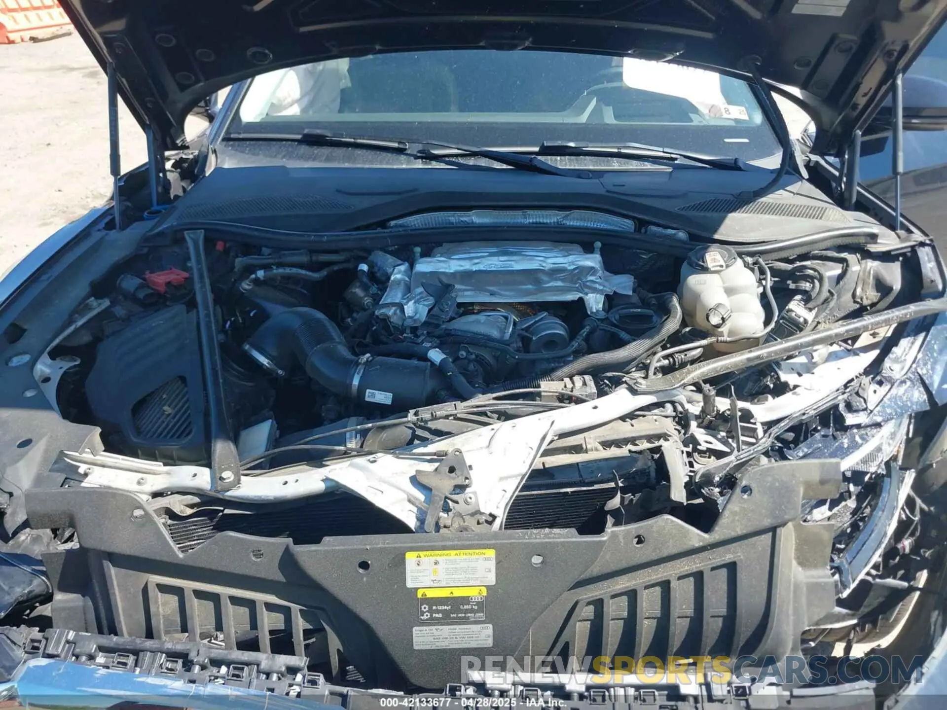 10 Фотография поврежденного автомобиля WAU8DAF80MN016795 AUDI A8 L 2021