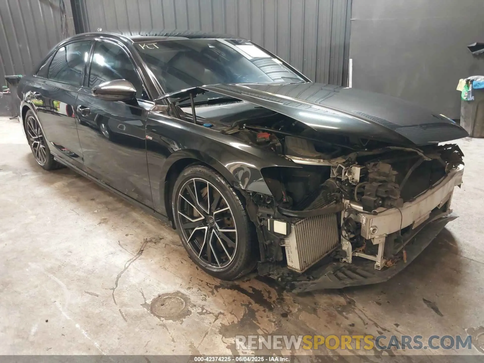 1 Photograph of a damaged car WAU8DAF84MN030814 AUDI A8 L 2021
