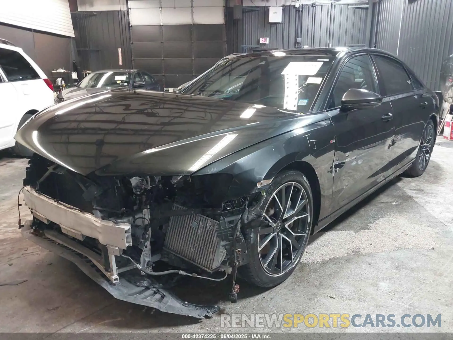 6 Photograph of a damaged car WAU8DAF84MN030814 AUDI A8 L 2021