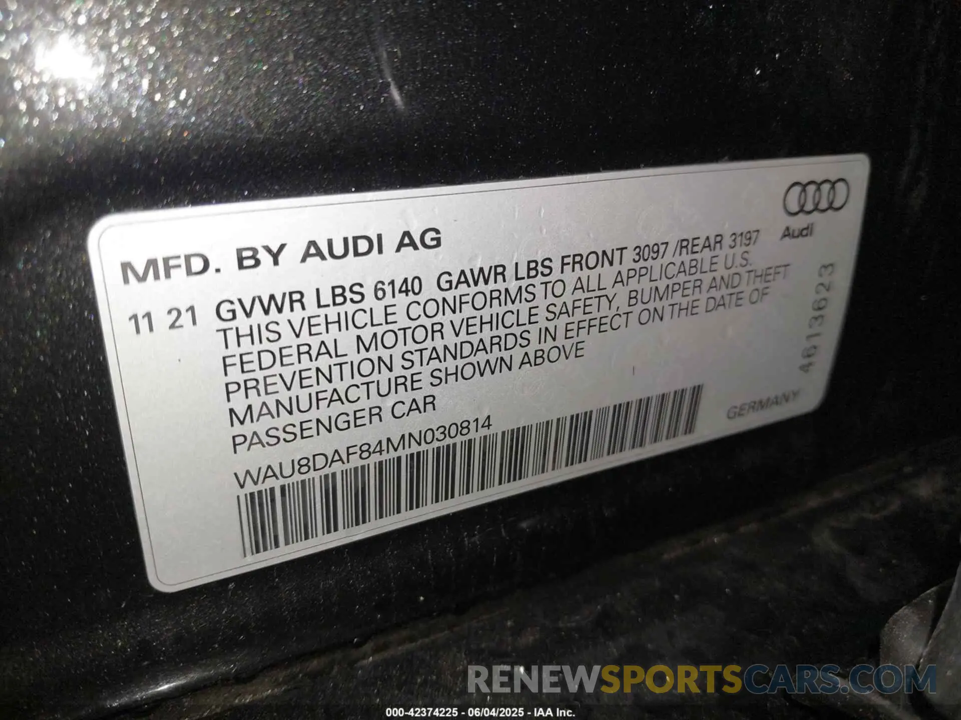 9 Photograph of a damaged car WAU8DAF84MN030814 AUDI A8 L 2021