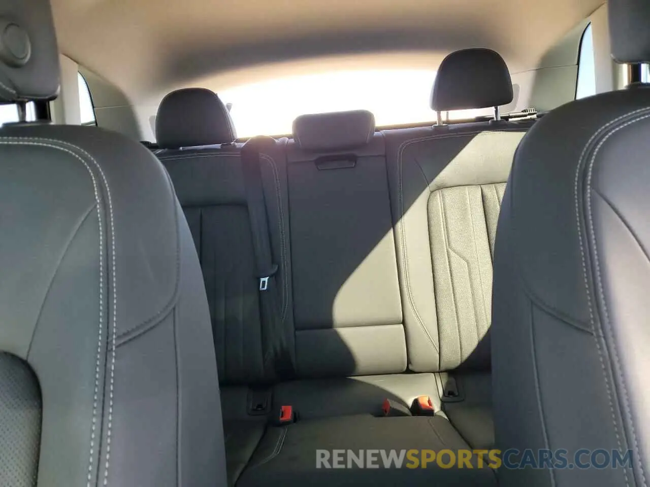 10 Photograph of a damaged car WA1LAAGE0KB021496 AUDI E-TRON 2019