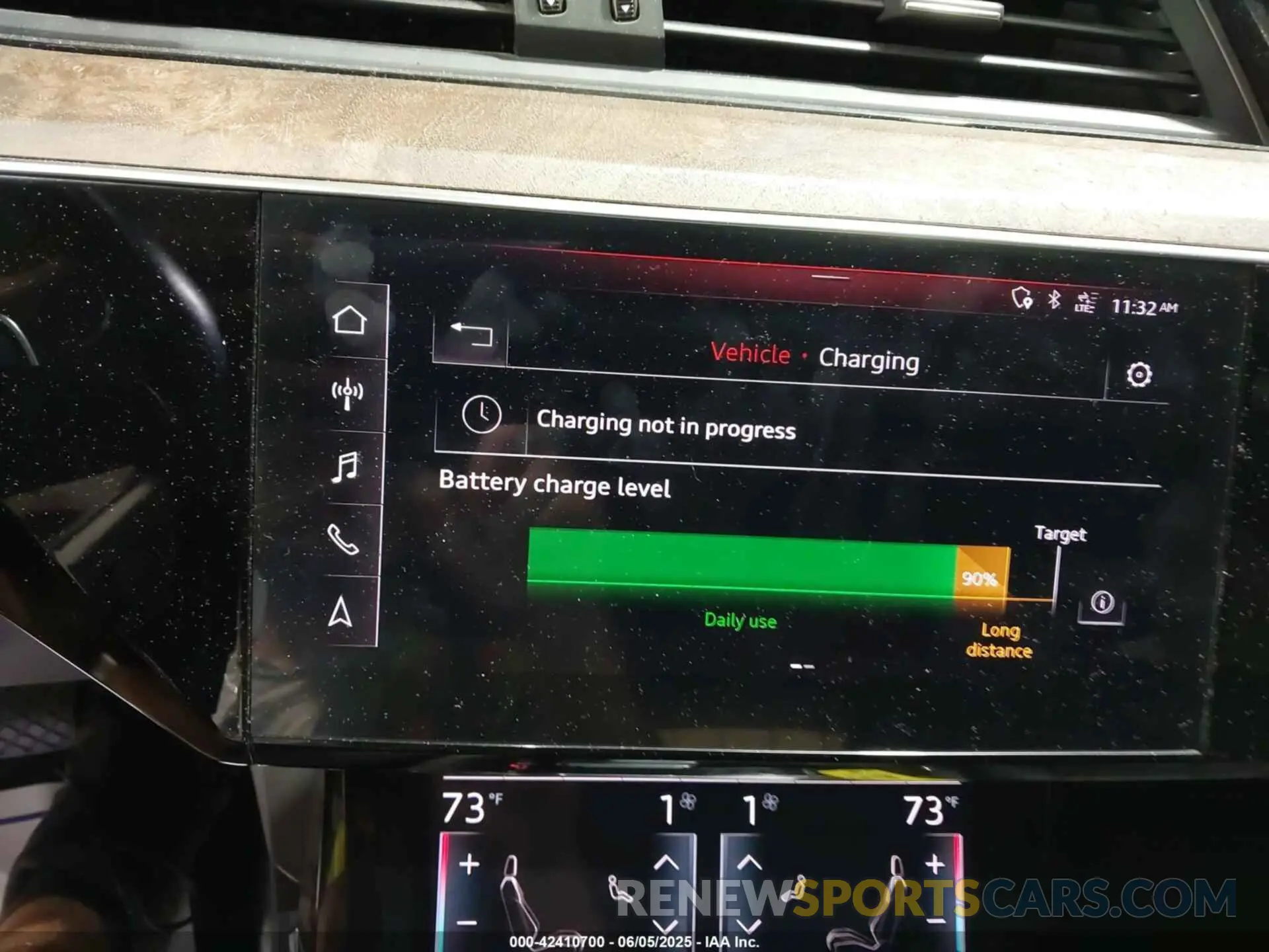 18 Photograph of a damaged car WA1LAAGE2KB009527 AUDI E-TRON 2019