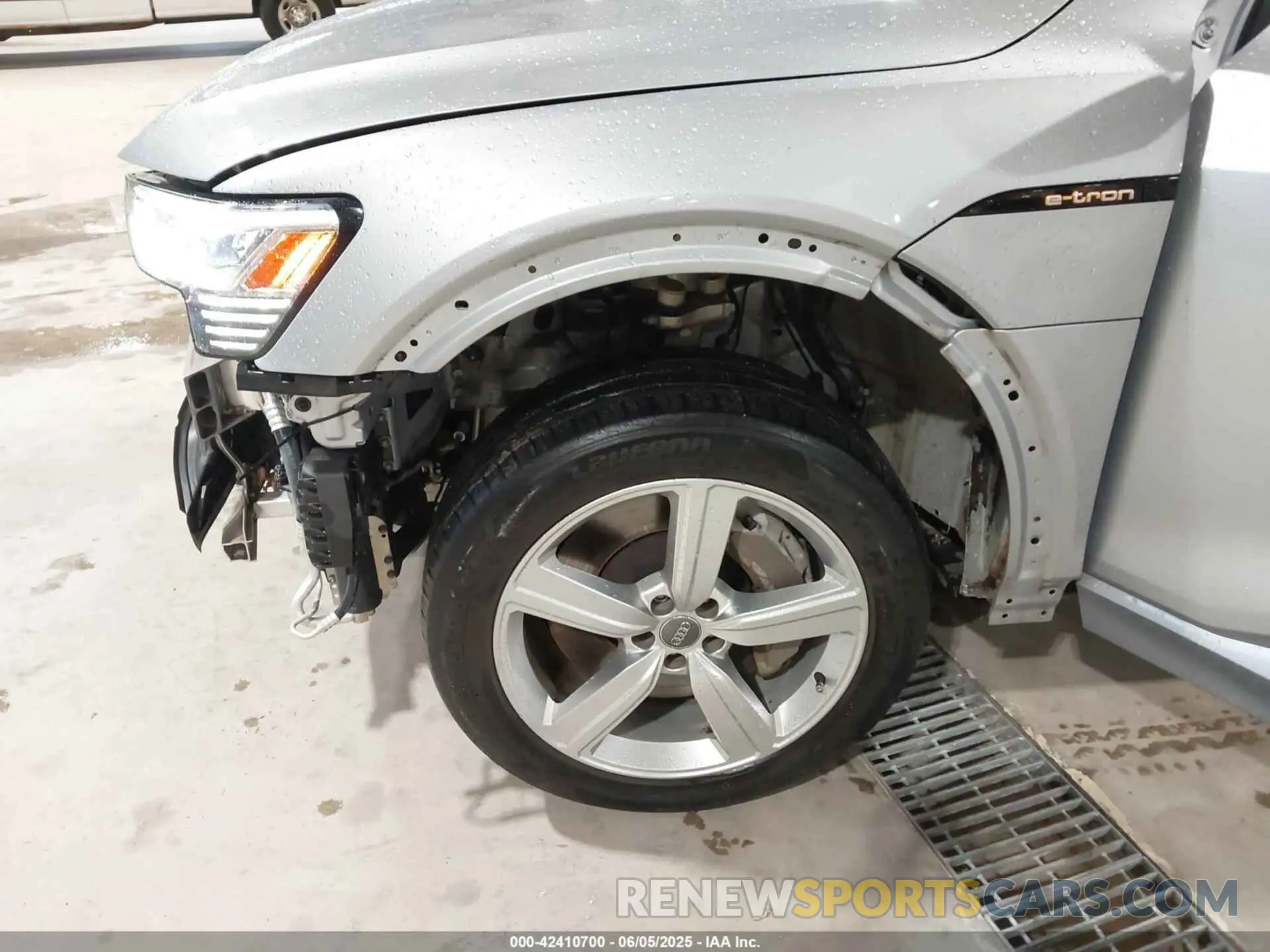 6 Photograph of a damaged car WA1LAAGE2KB009527 AUDI E-TRON 2019