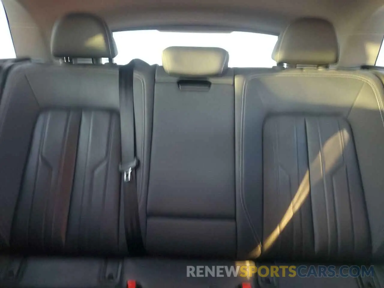 10 Photograph of a damaged car WA1LAAGE2KB024366 AUDI E-TRON 2019