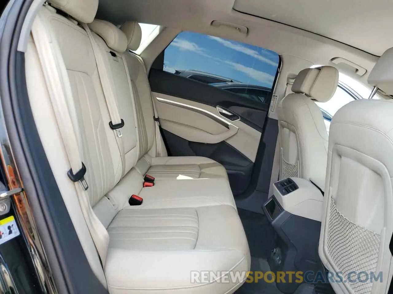 11 Photograph of a damaged car WA1LAAGE3KB008886 AUDI E-TRON 2019