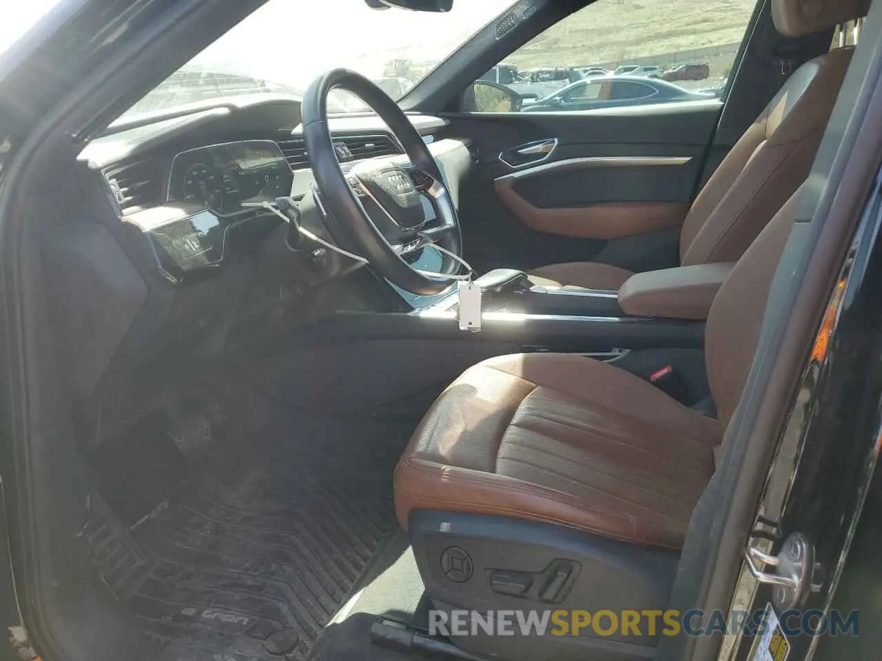 7 Фотография поврежденного автомобиля WA1LAAGE5KB014477 AUDI E-TRON 2019