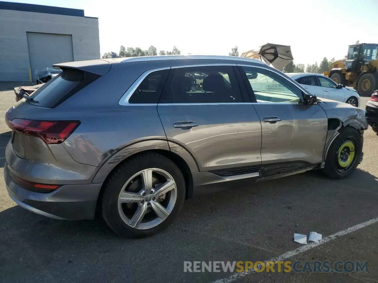 3 Фотография поврежденного автомобиля WA1LAAGE9KB022632 AUDI E-TRON 2019