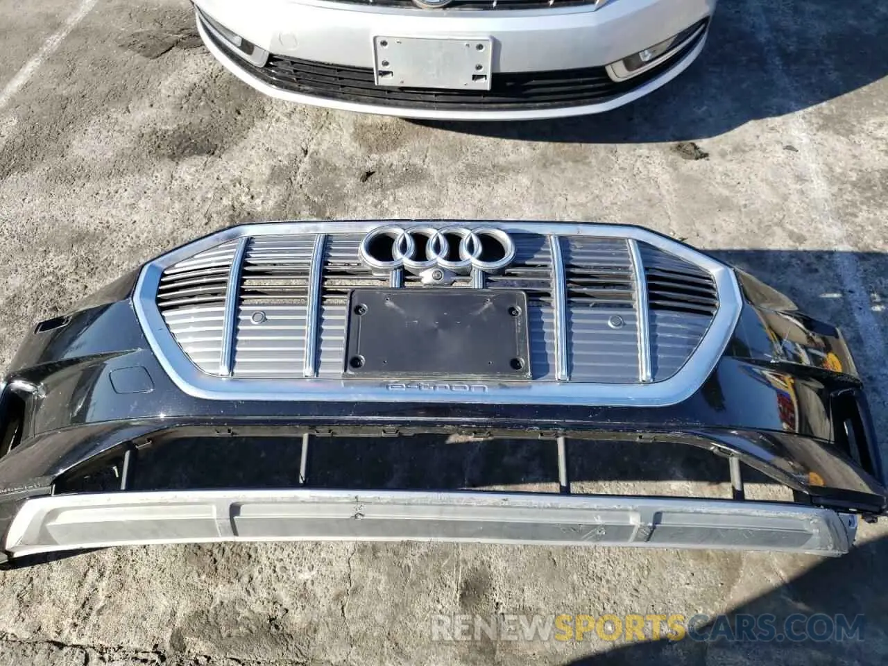 13 Фотография поврежденного автомобиля WA1LAAGEXKB011980 AUDI E-TRON 2019