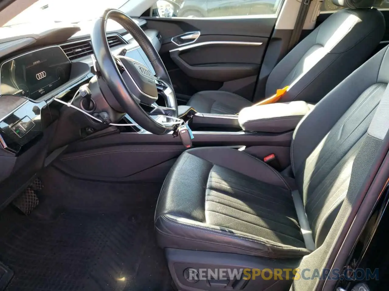 7 Фотография поврежденного автомобиля WA1LAAGEXKB011980 AUDI E-TRON 2019