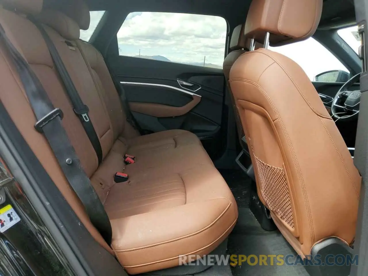 11 Photograph of a damaged car WA1LABGE1KB021741 AUDI E-TRON 2019