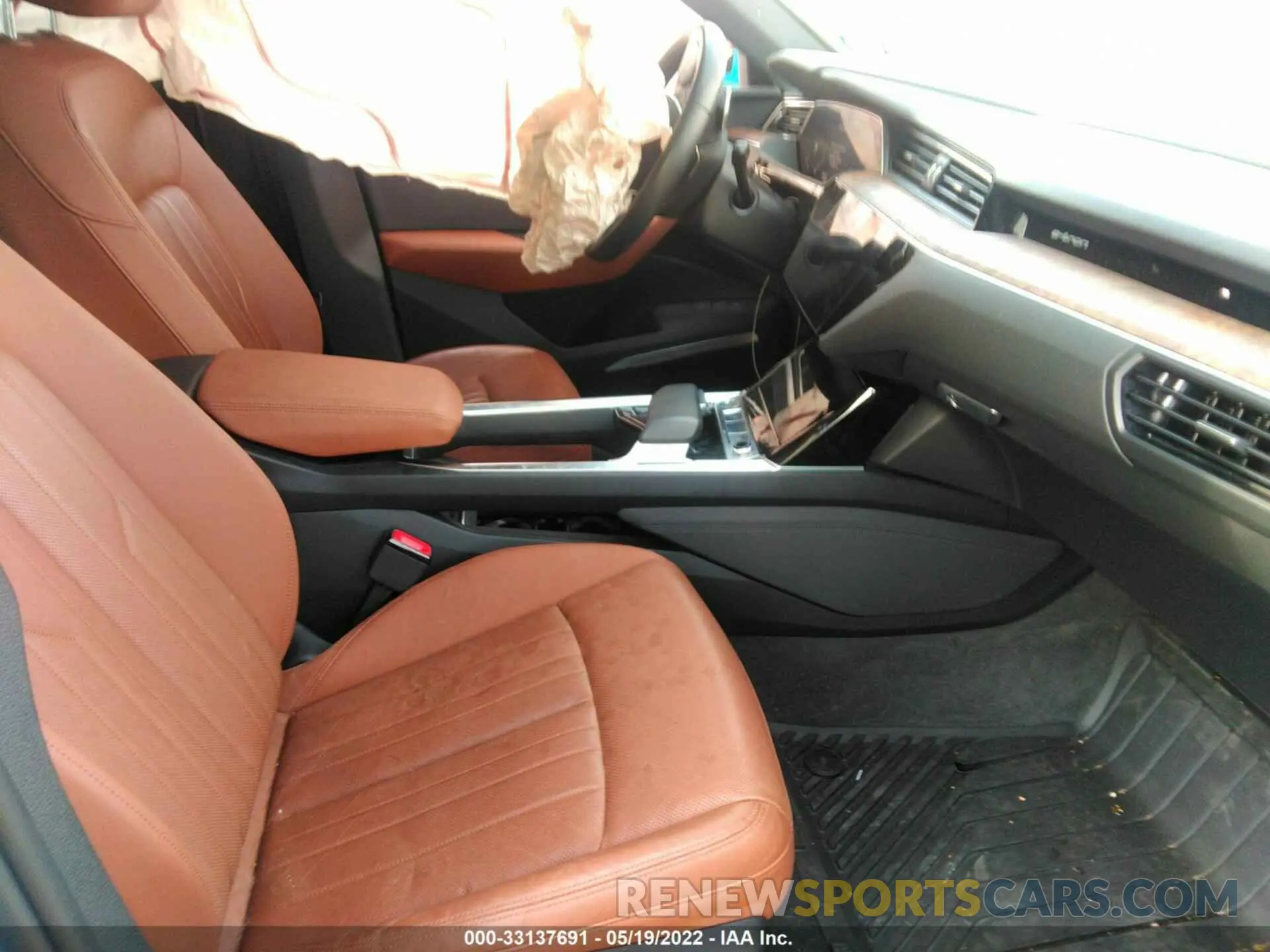 5 Фотография поврежденного автомобиля WA1LABGE6KB015482 AUDI E-TRON 2019
