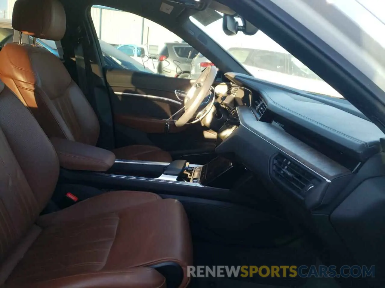 5 Фотография поврежденного автомобиля WA1VAAGE0KB005419 AUDI E-TRON 2019