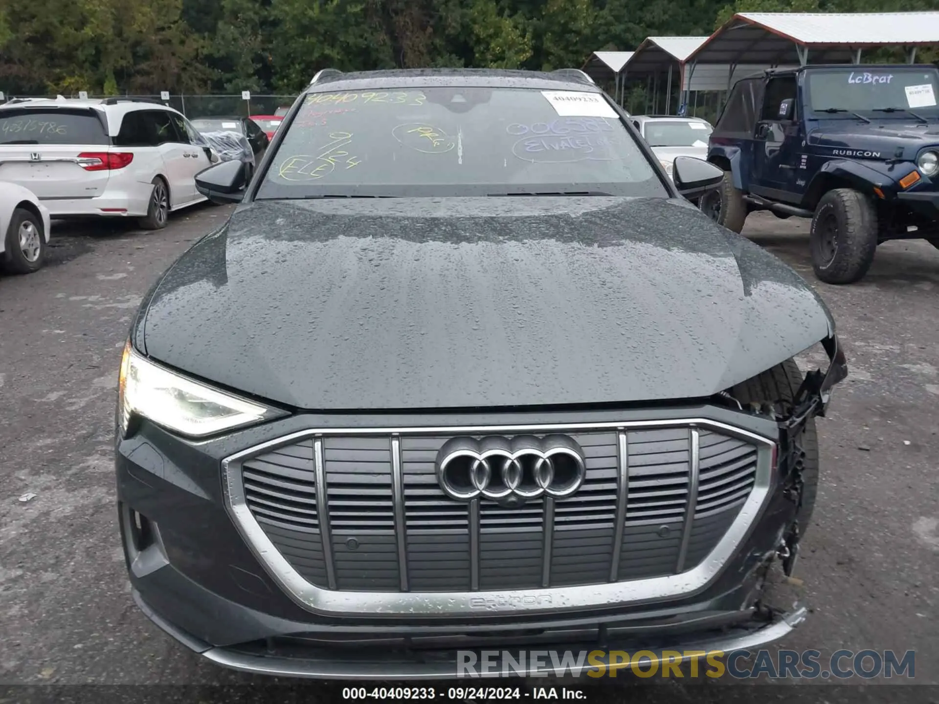 12 Фотография поврежденного автомобиля WA1VAAGE0KB006585 AUDI E-TRON 2019