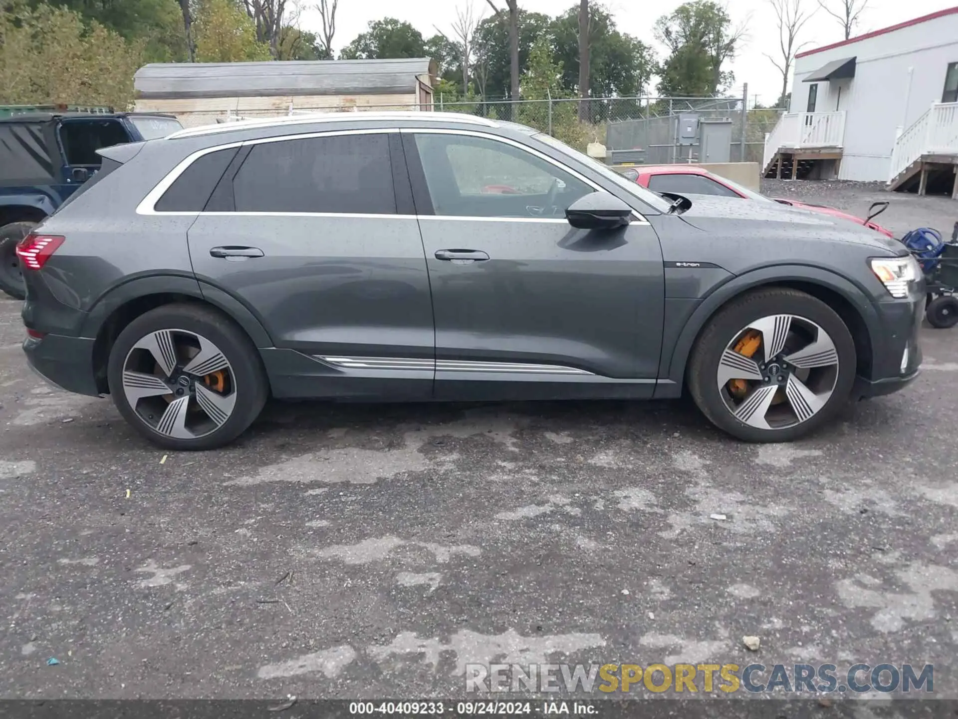 13 Фотография поврежденного автомобиля WA1VAAGE0KB006585 AUDI E-TRON 2019